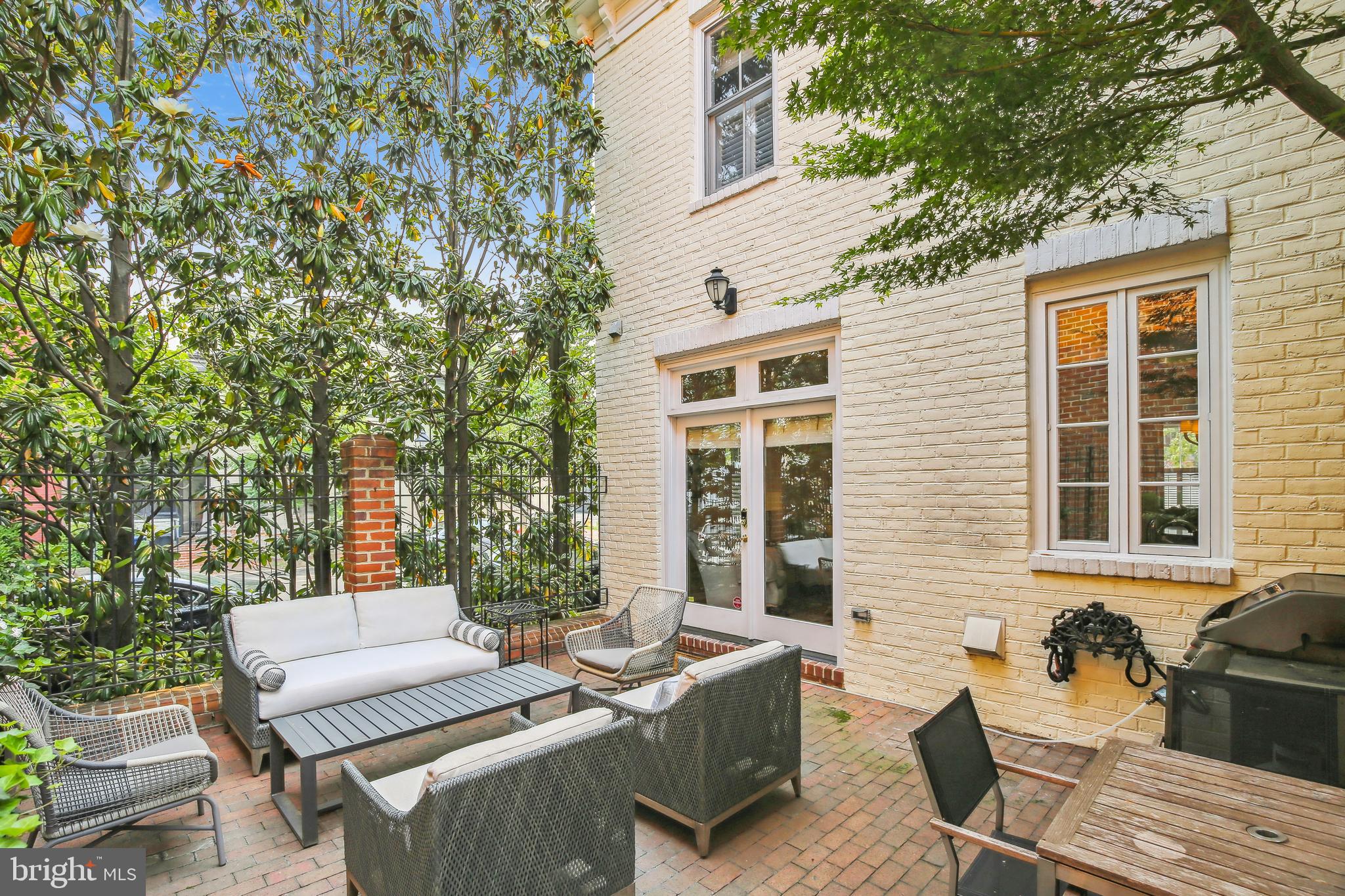 CHURCH SQUARE - Residential