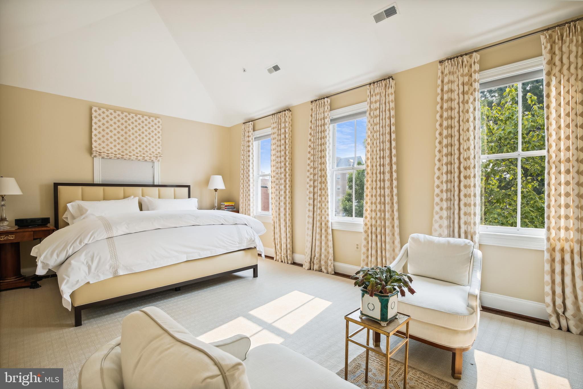 CHURCH SQUARE - Residential