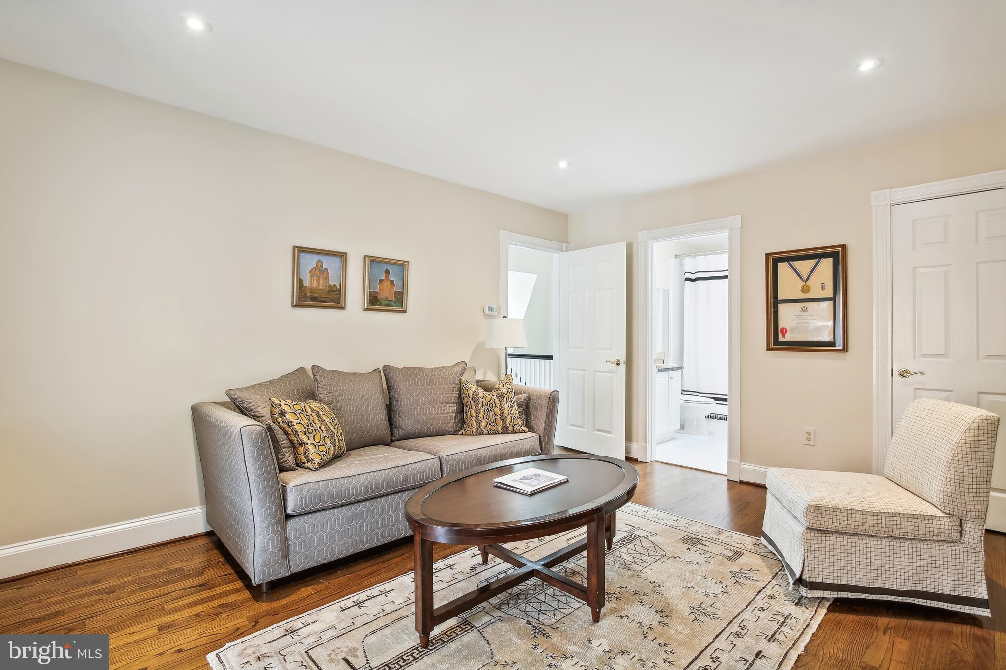 CHURCH SQUARE - Residential