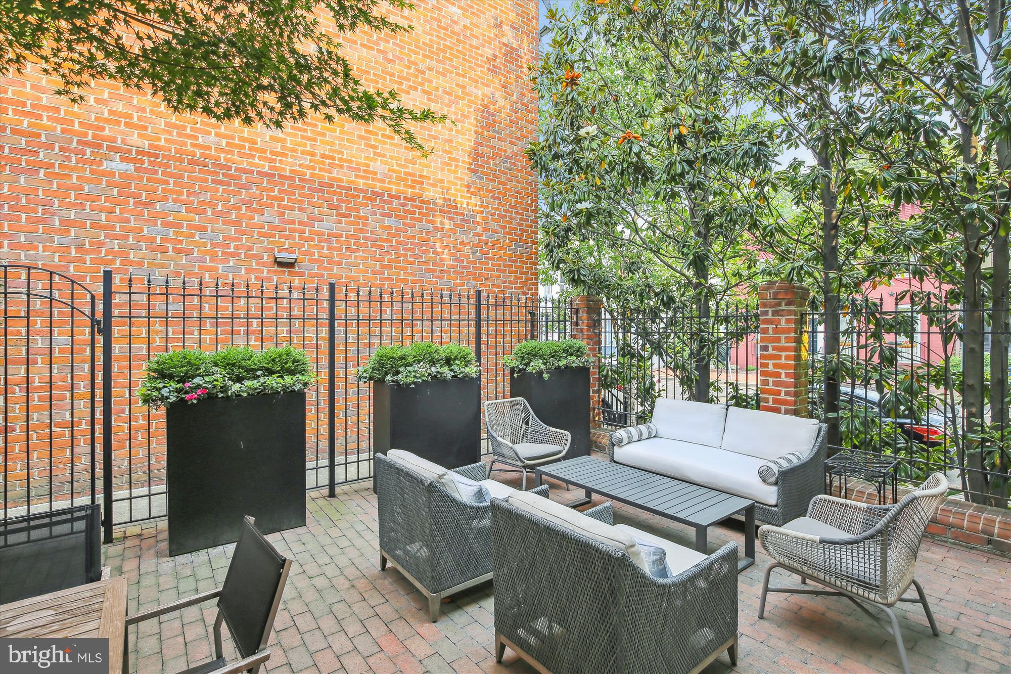 CHURCH SQUARE - Residential