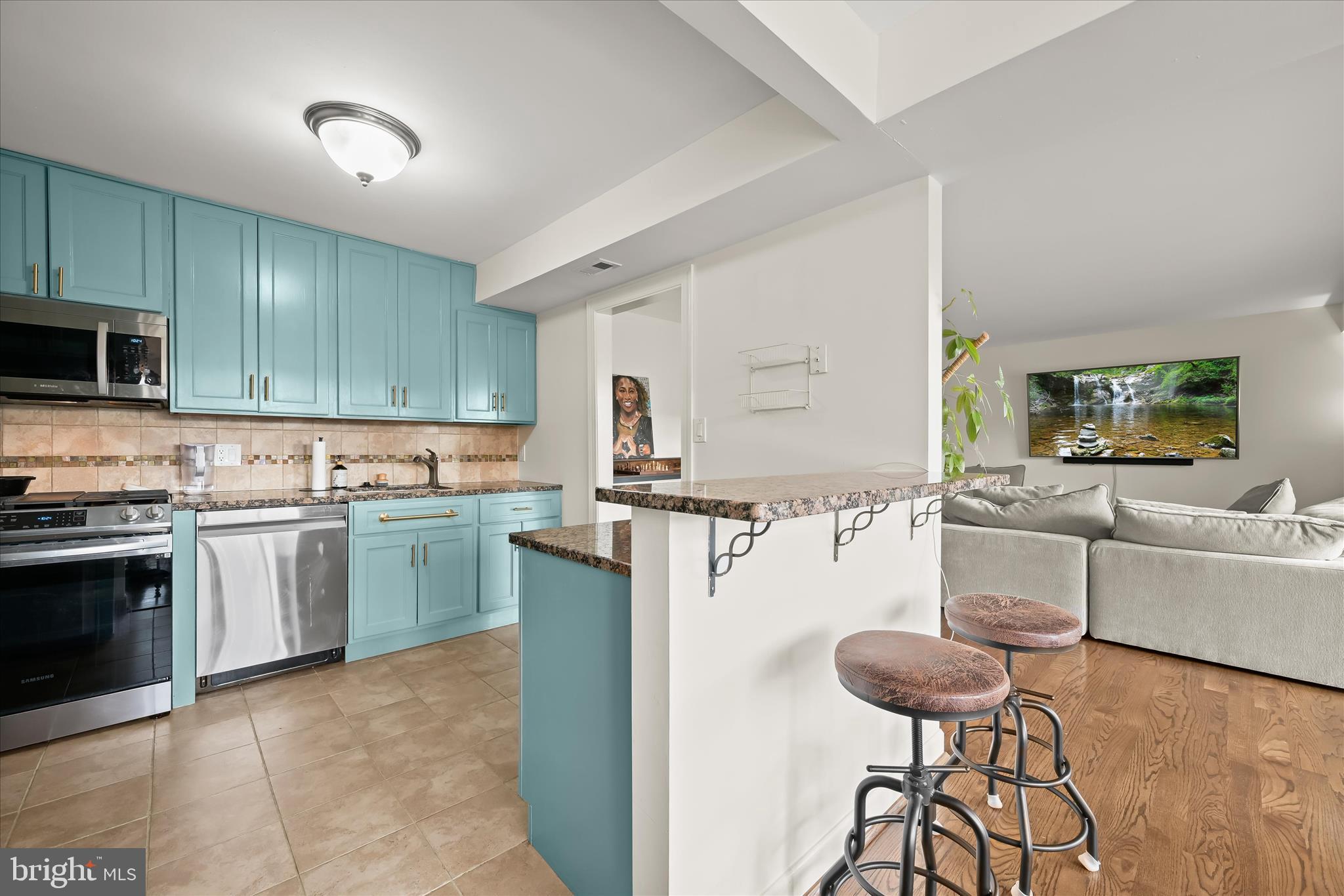 10859 AMHERST AVENUE 202