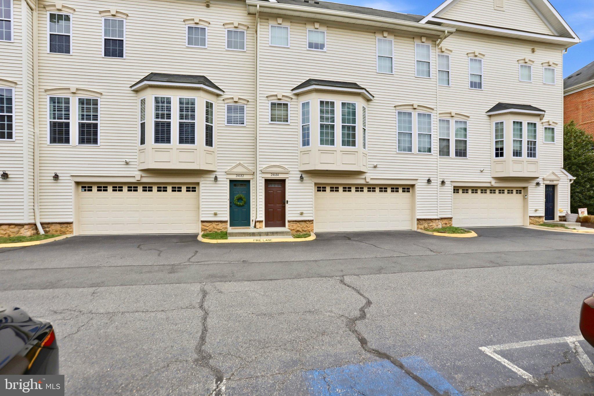 STONE SPRINGS CONDOMINIUMS - Residential