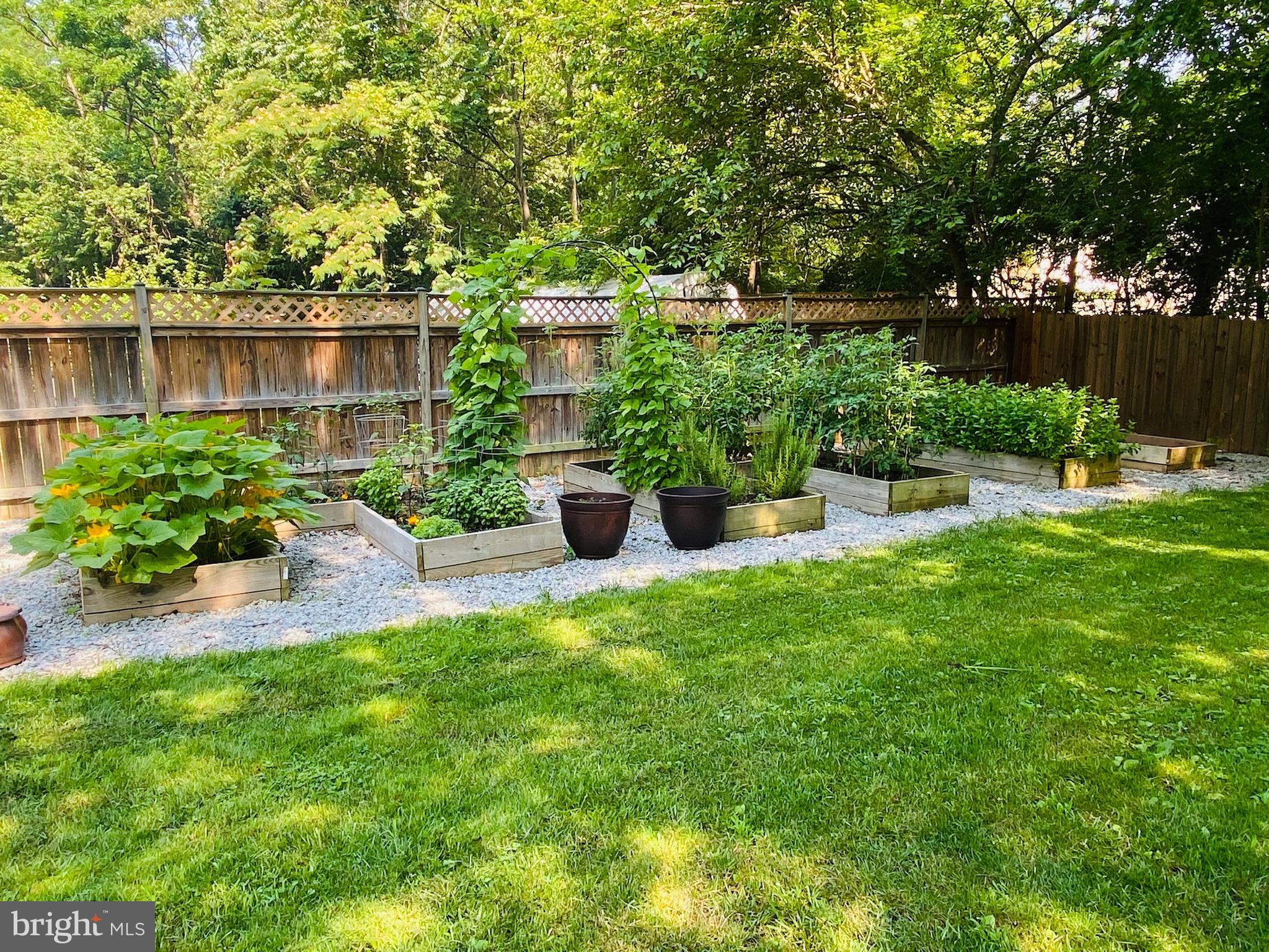 NINE OAKS - Residential