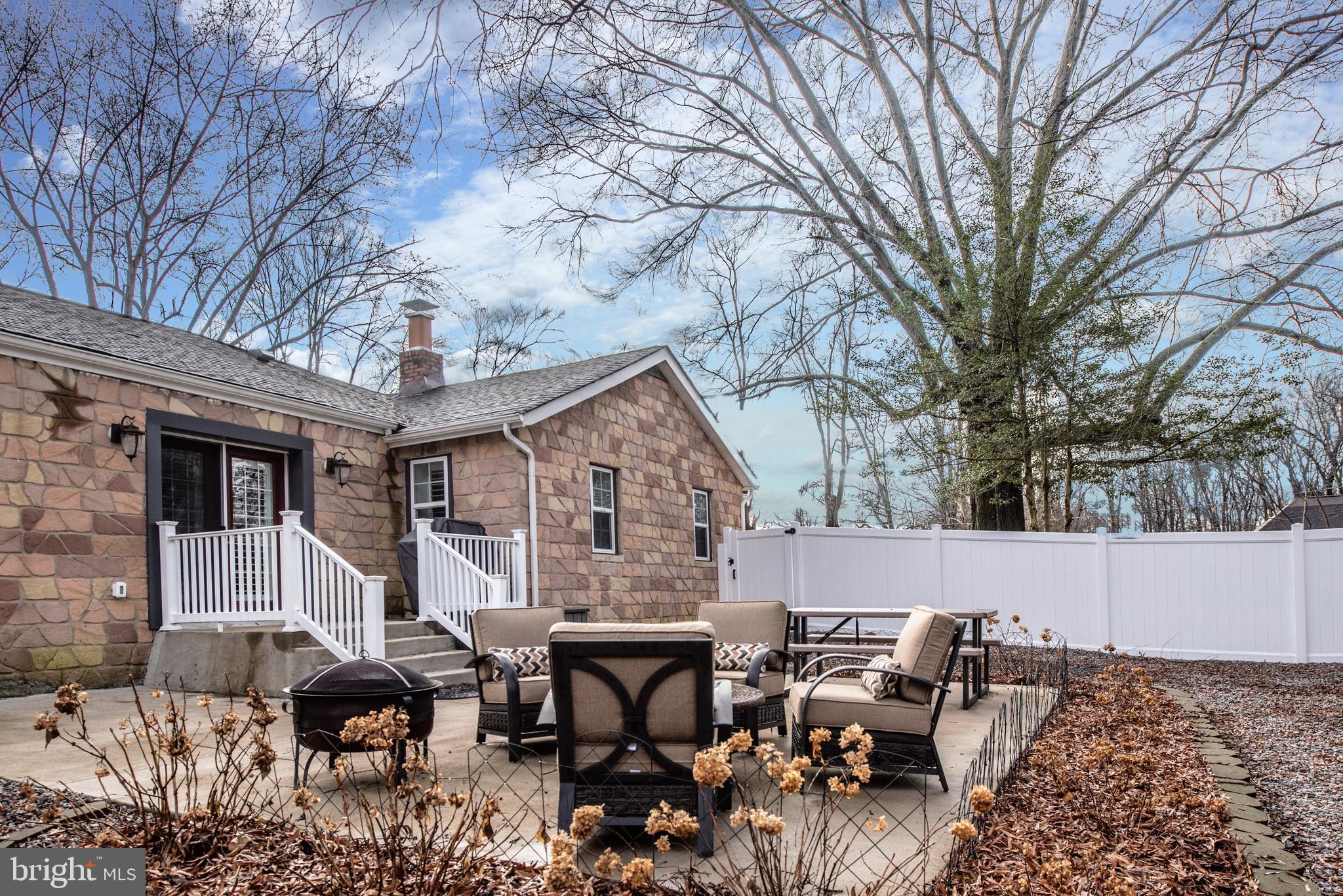 NINE OAKS - Residential