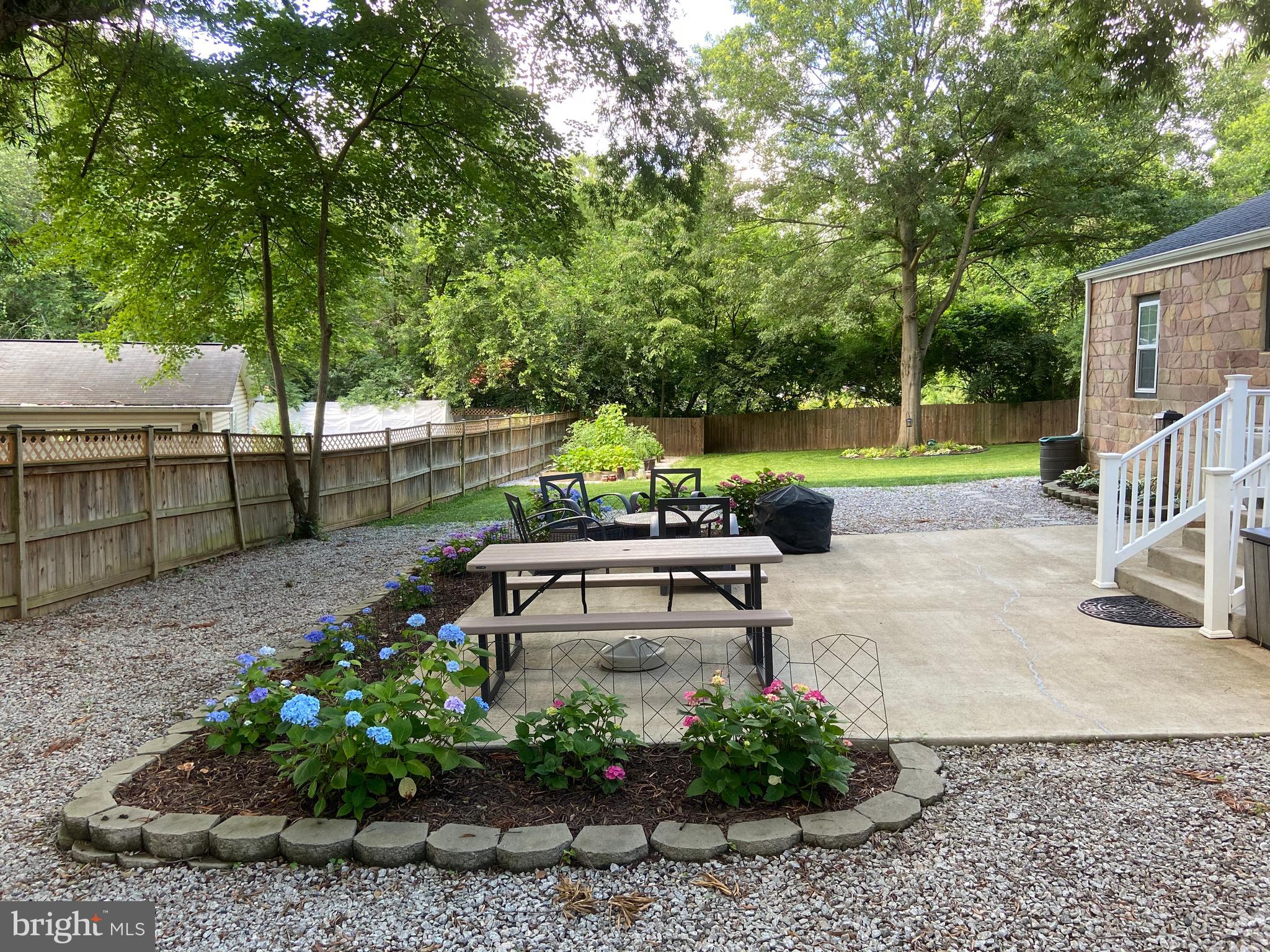 NINE OAKS - Residential