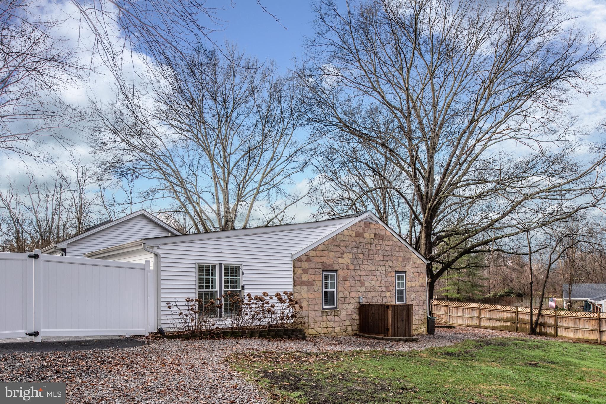 NINE OAKS - Residential