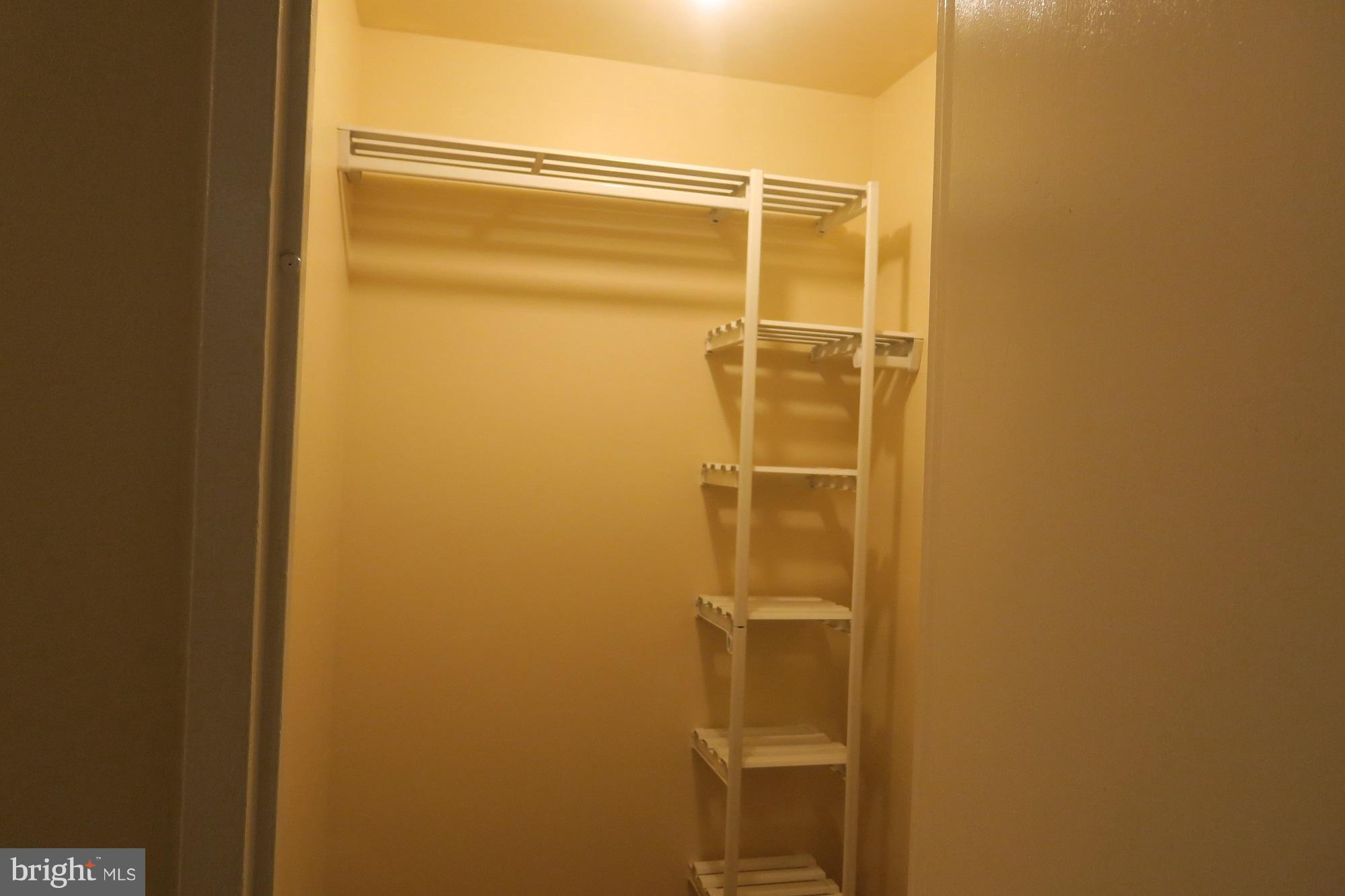 HUNTING RIDGE CONDOMINIUM - Residential Lease