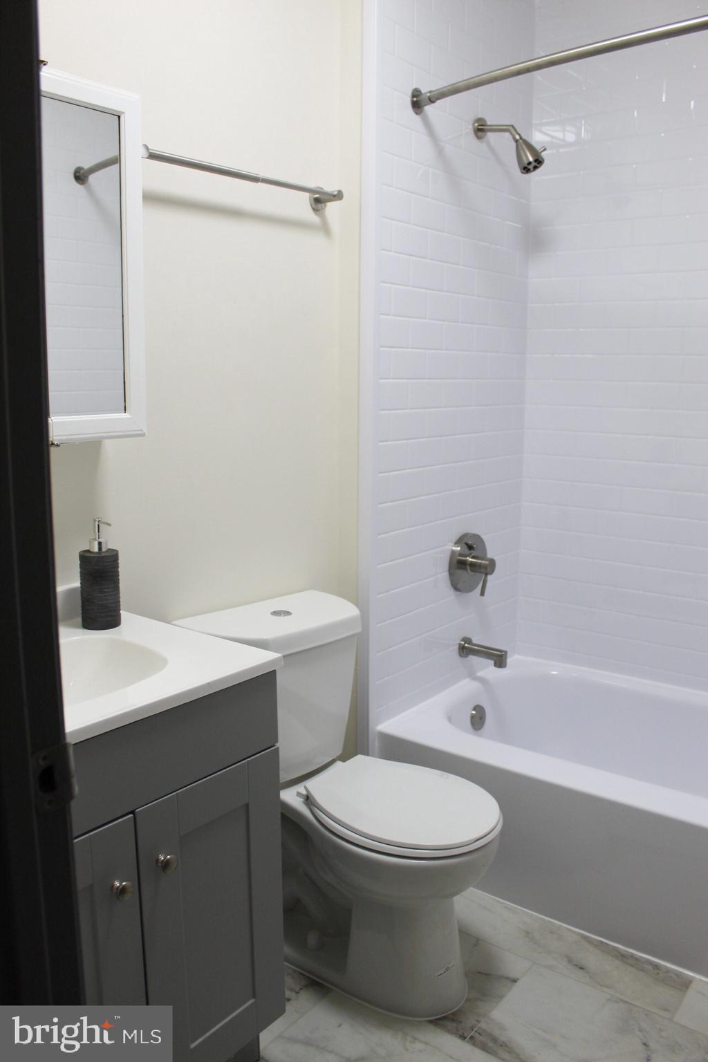 PHILADELPHIA (WEST) - Residential Lease