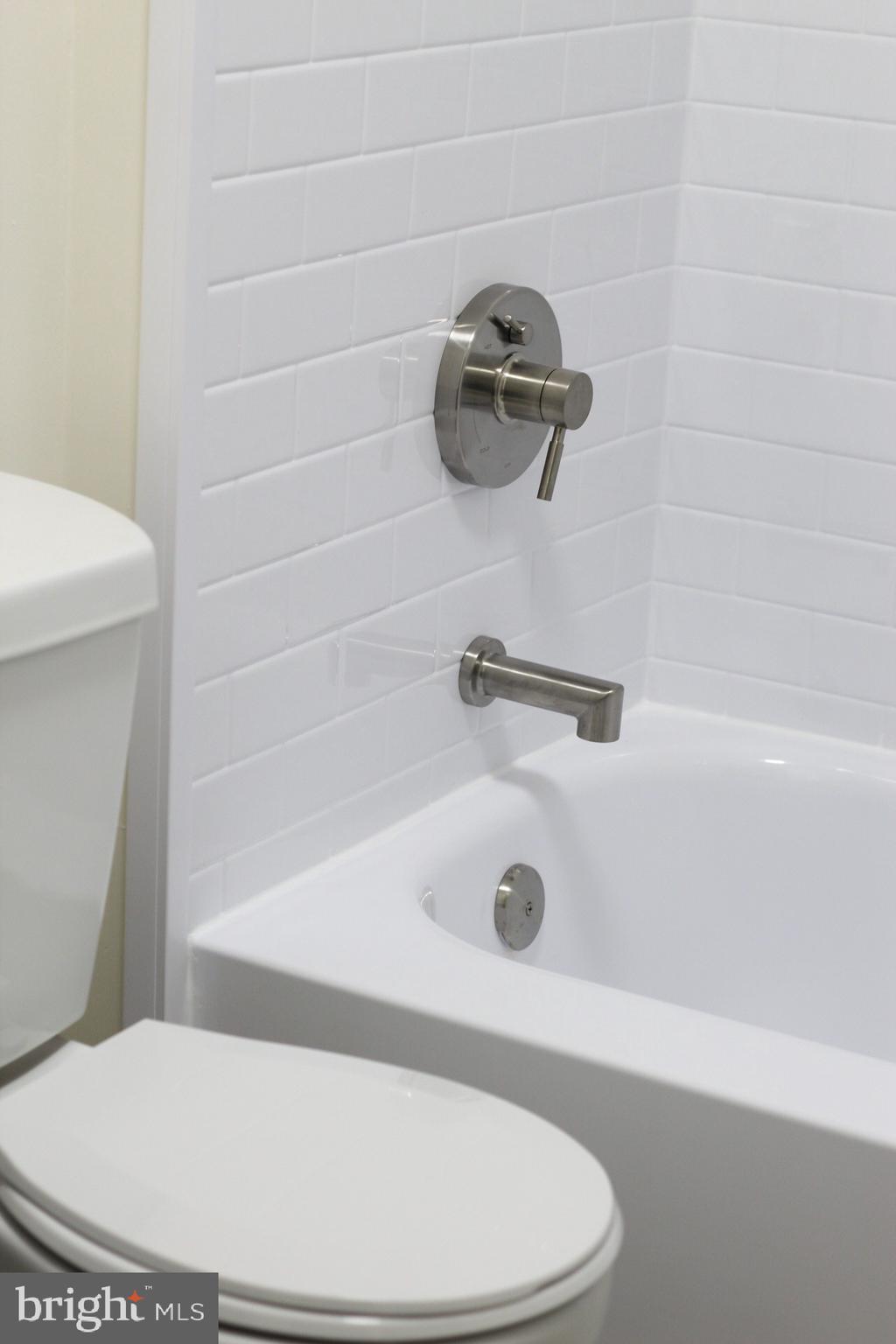 PHILADELPHIA (WEST) - Residential Lease