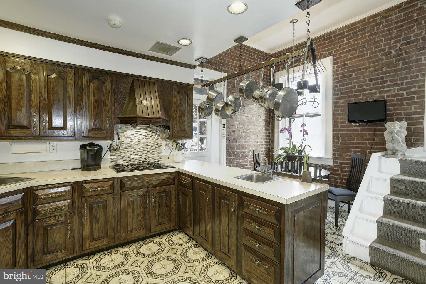 LOGAN CIRCLE - Residential
