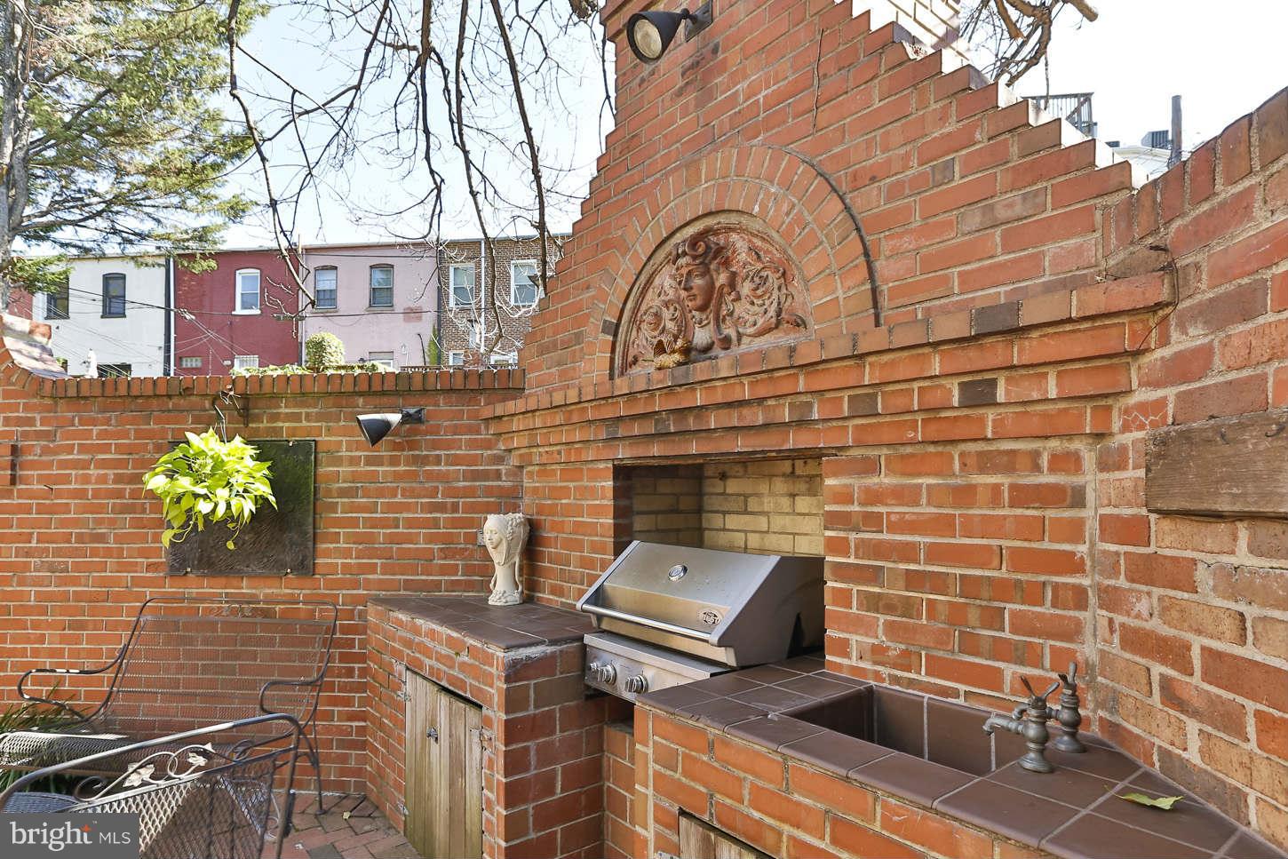 LOGAN CIRCLE - Residential