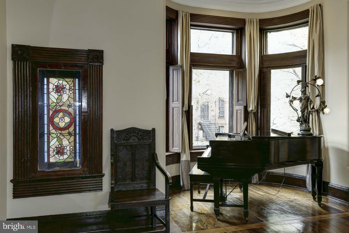LOGAN CIRCLE - Residential