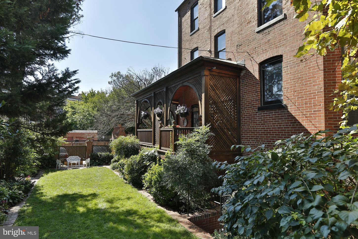 LOGAN CIRCLE - Residential