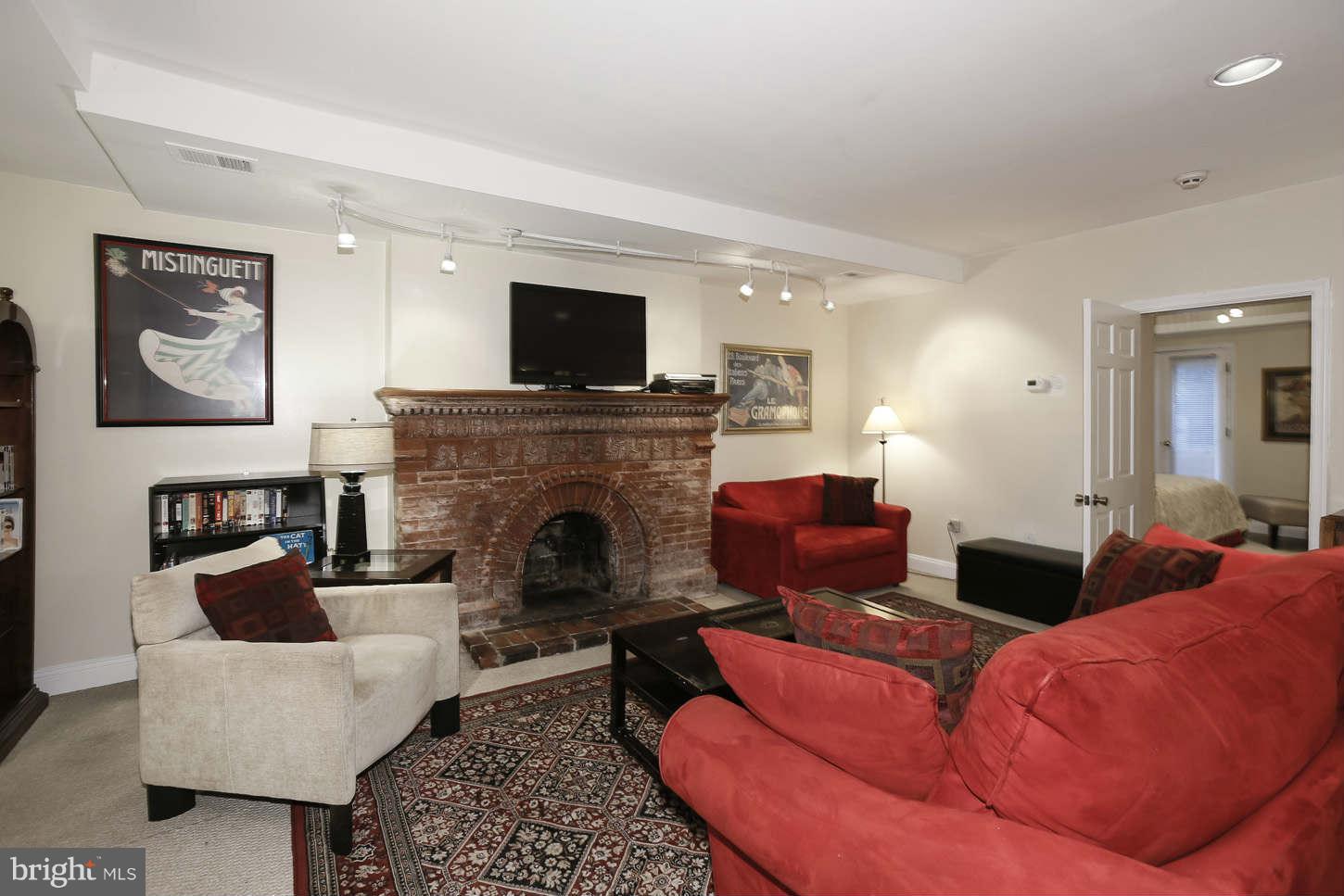 LOGAN CIRCLE - Residential