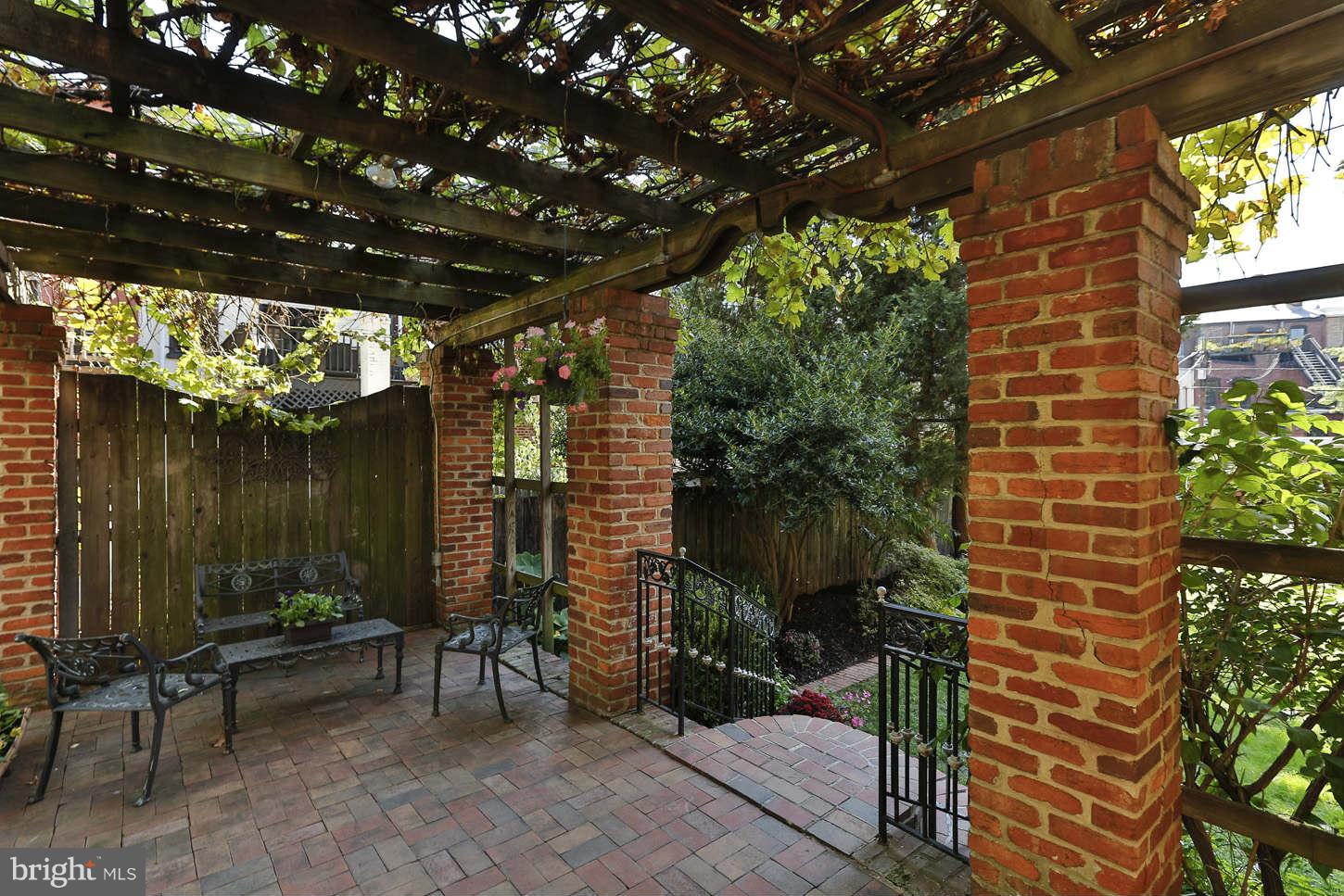 LOGAN CIRCLE - Residential