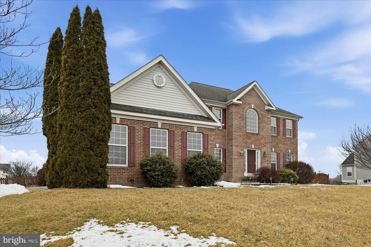 SPRUCE HILL ESTATES - Residential