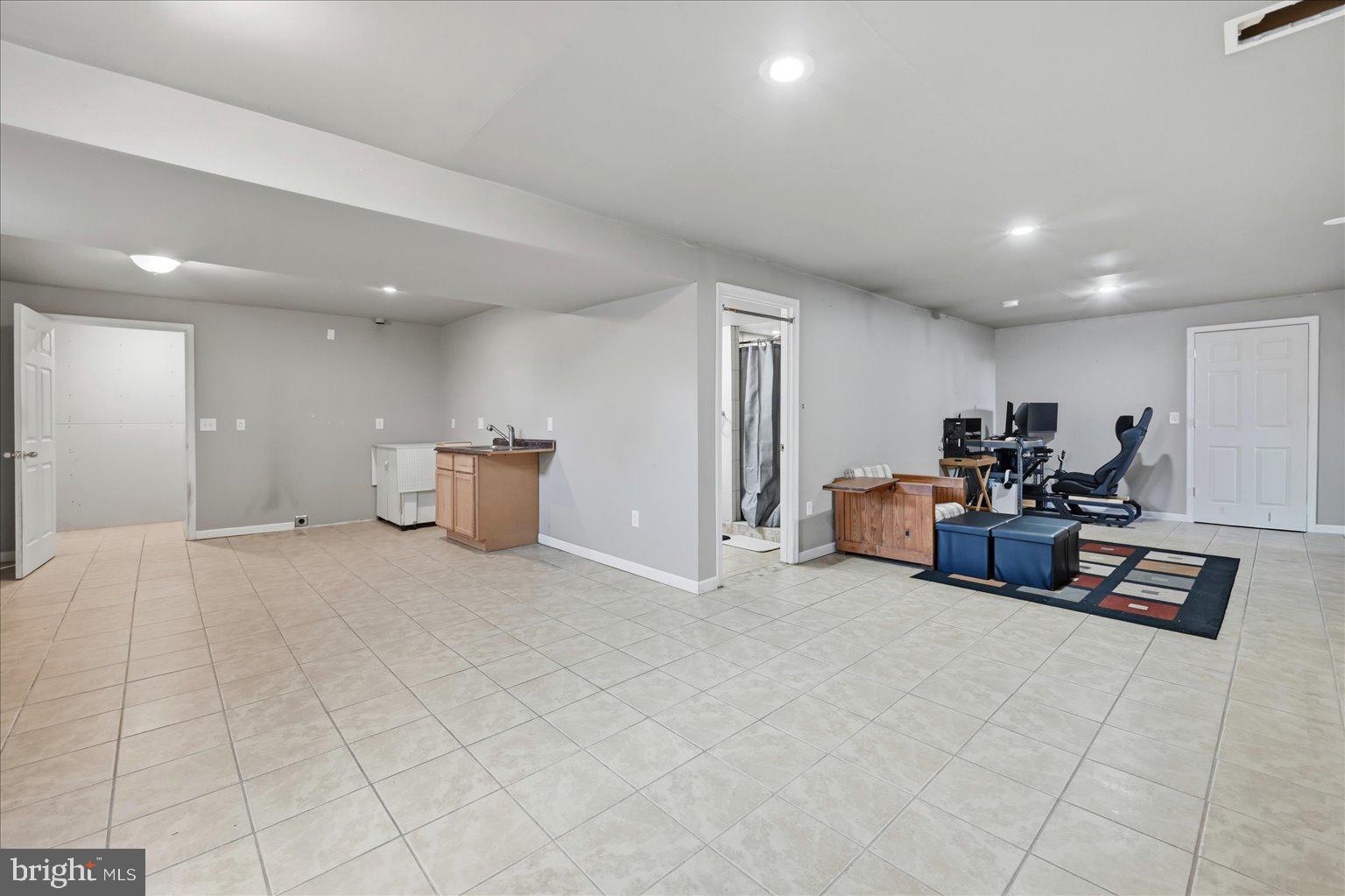 SPRUCE HILL ESTATES - Residential