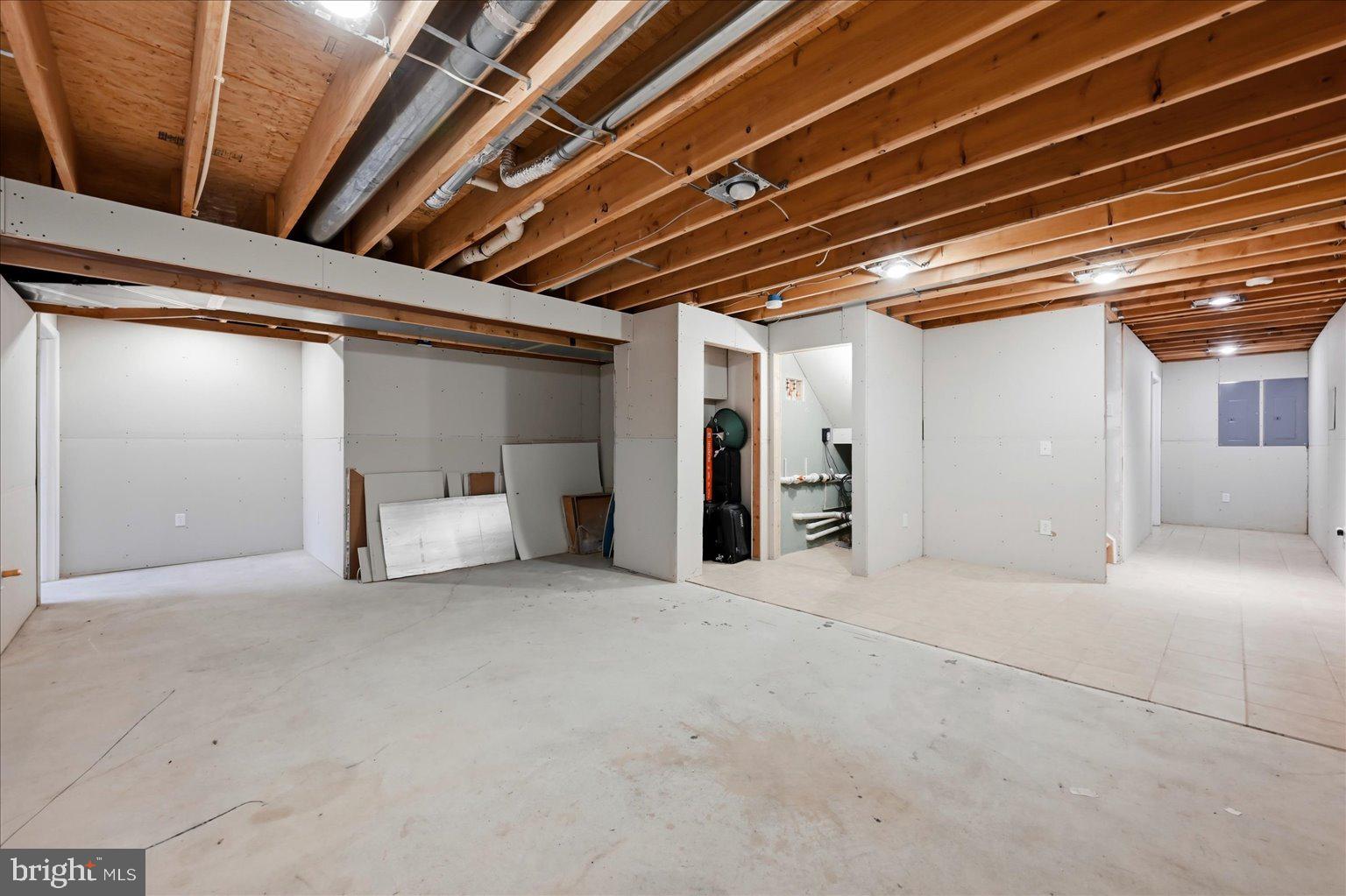 SPRUCE HILL ESTATES - Residential