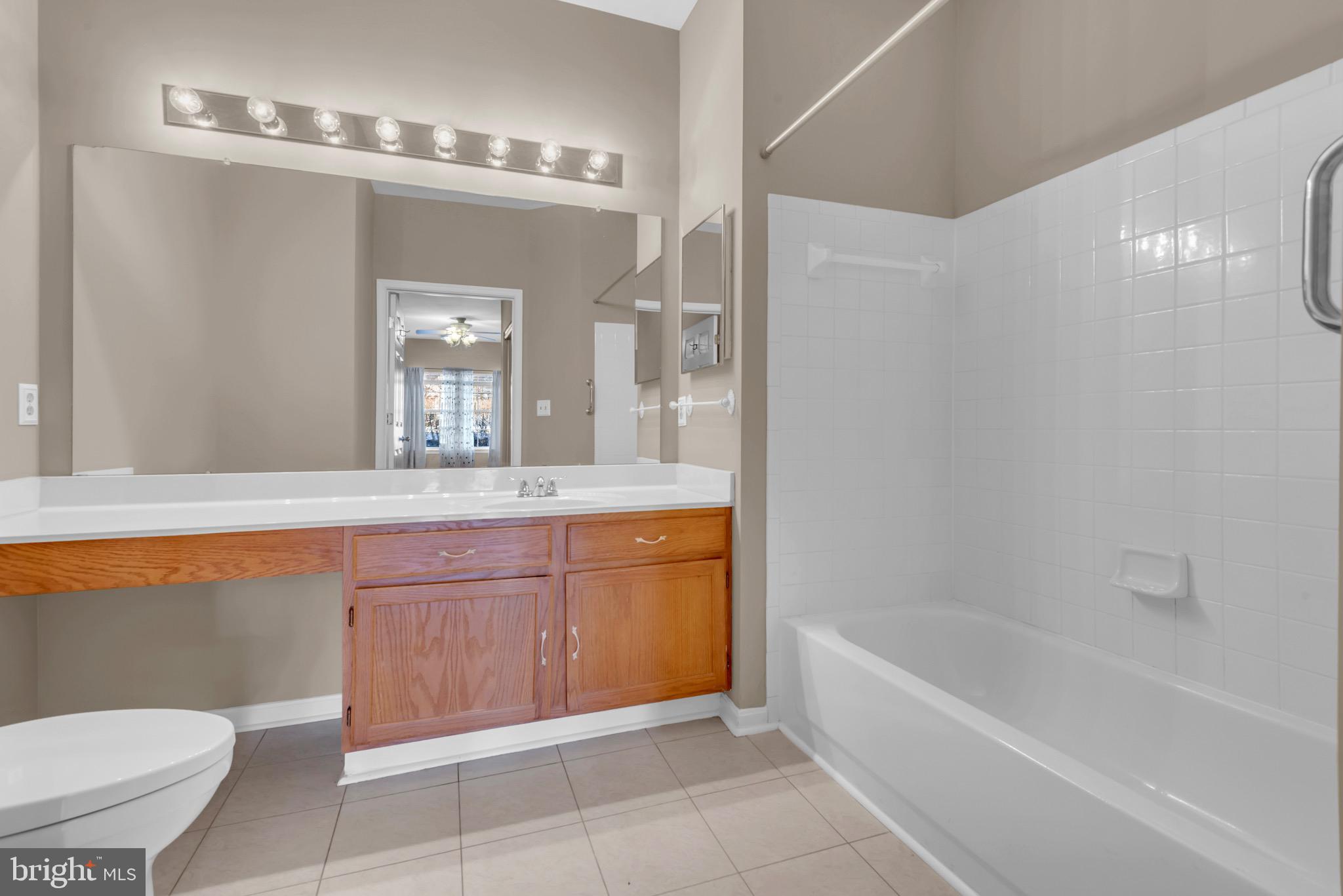 CEDAR GROVE AT CROFTON - Residential