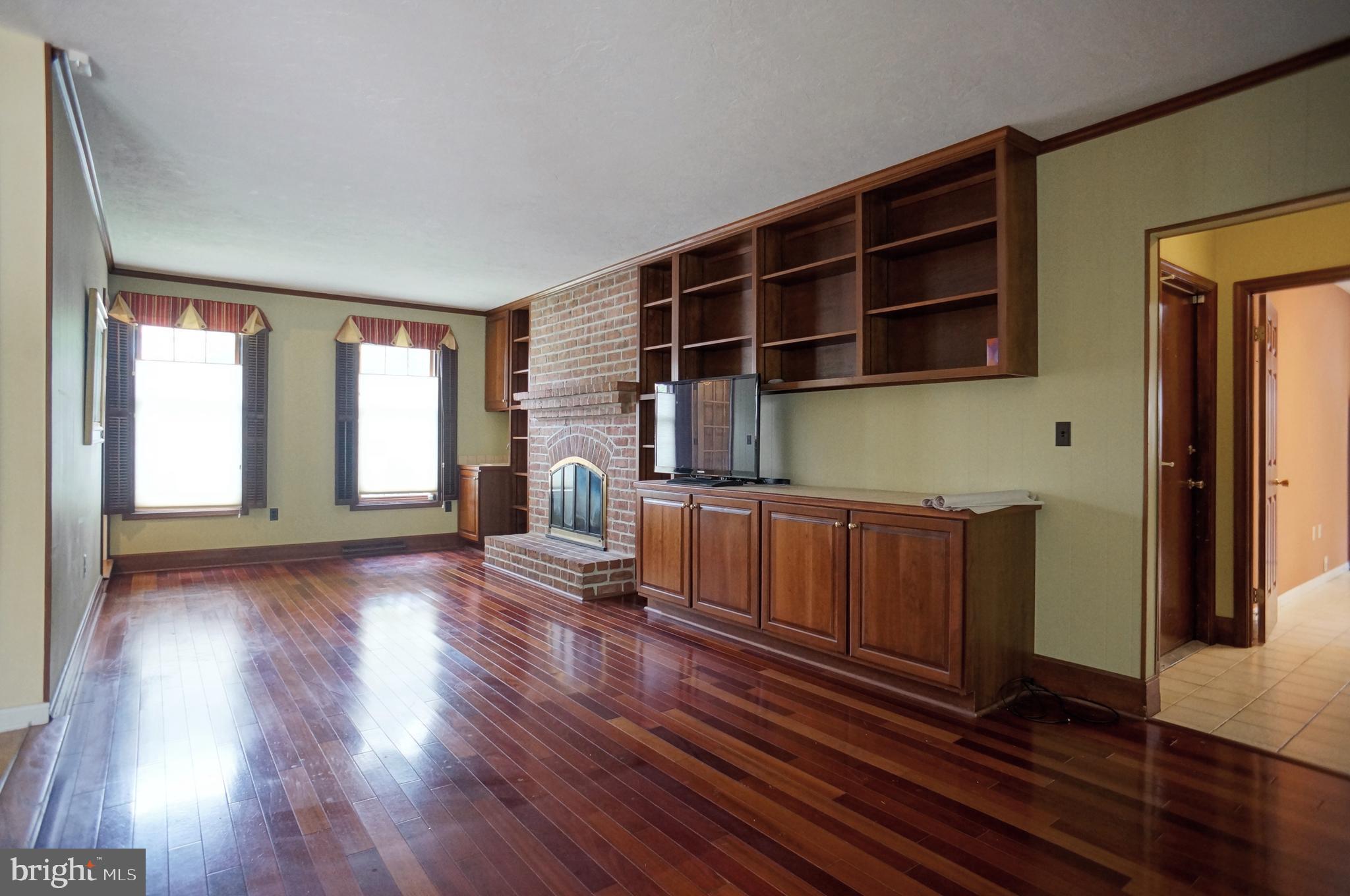 DEIMLER MANOR - Residential