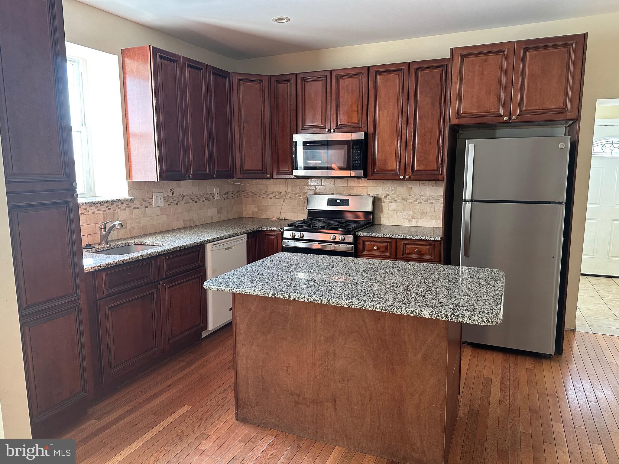 BELMONT HILLS - Residential Lease