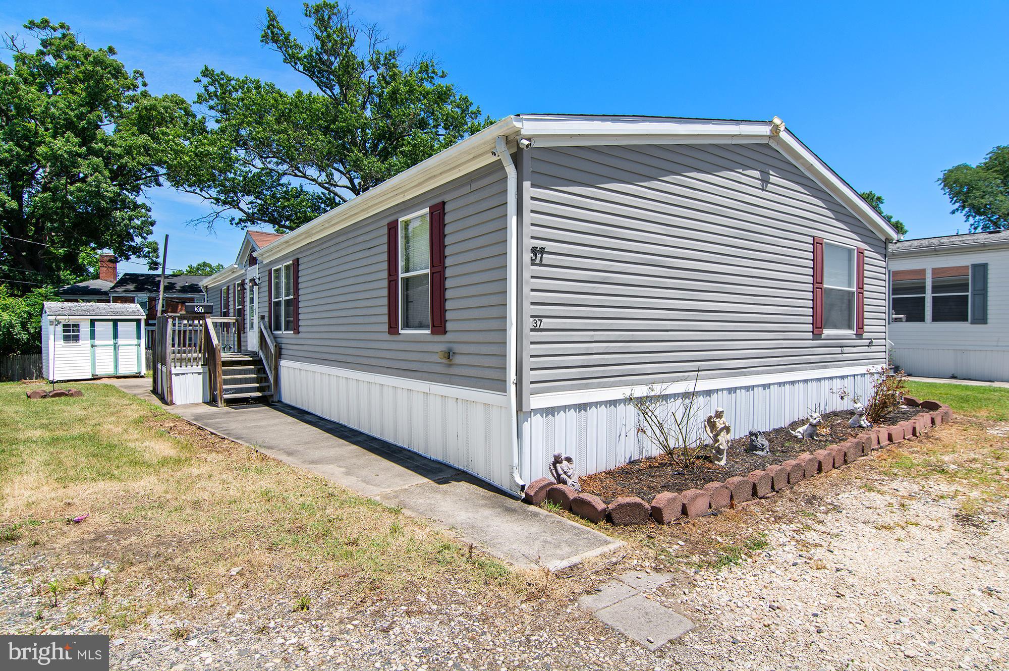 COOL BREEZE MOBILE HOME PARK - Residential