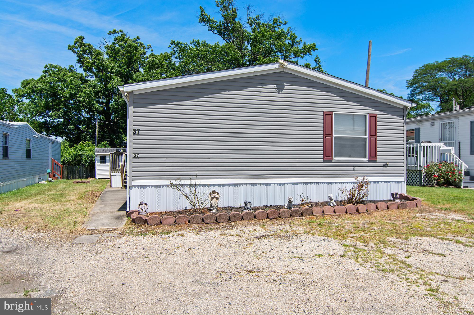 COOL BREEZE MOBILE HOME PARK - Residential