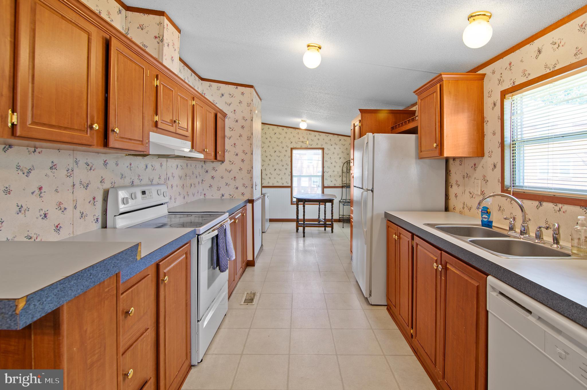 COOL BREEZE MOBILE HOME PARK - Residential