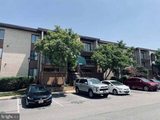 HUNTING RIDGE CONDOMINIUM - Residential Lease