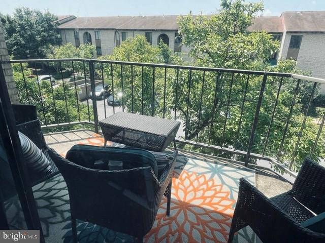 HUNTING RIDGE CONDOMINIUM - Residential Lease