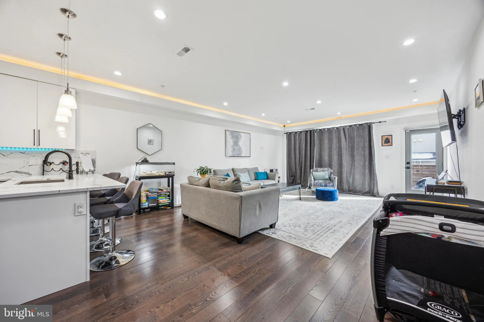 Philadelphia, Pennsylvania 19122, United States, 3 Bedrooms Bedrooms, ,3 BathroomsBathrooms,Residential,Active,13091