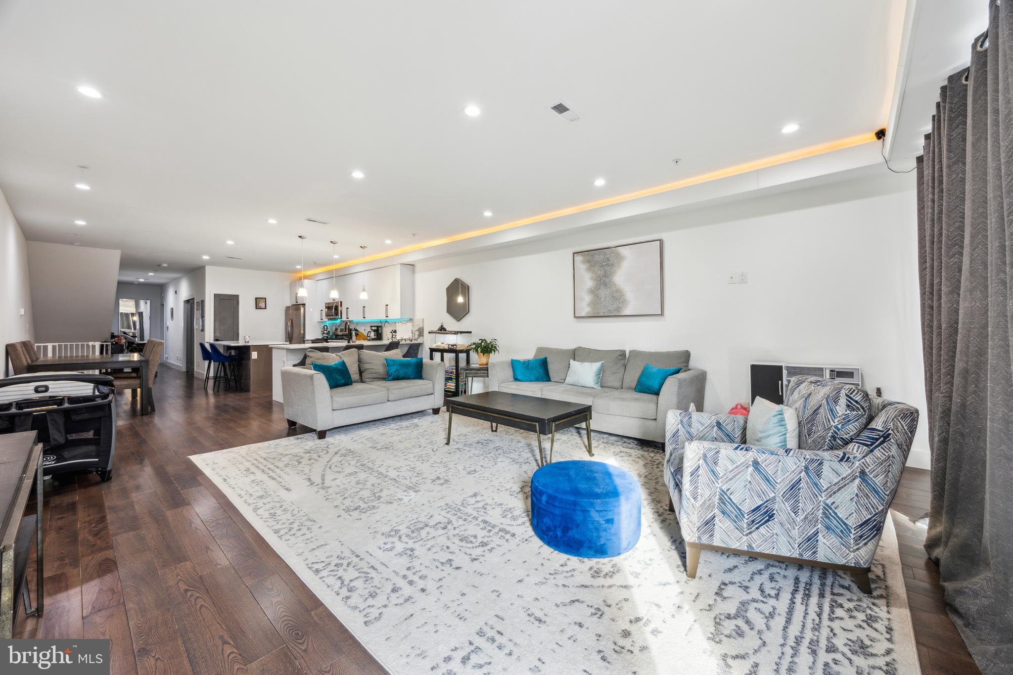 OLDE KENSINGTON - Residential