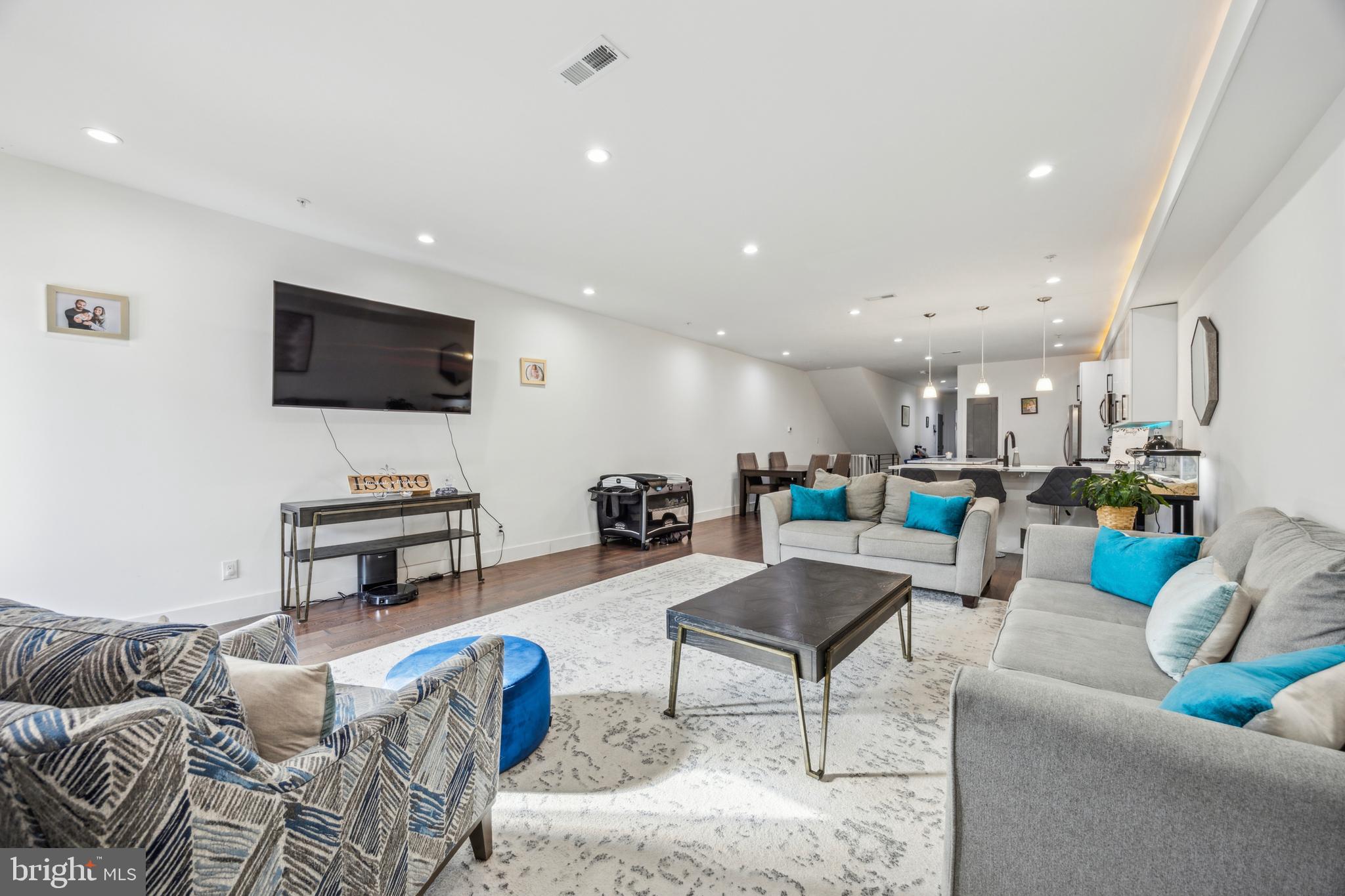 OLDE KENSINGTON - Residential