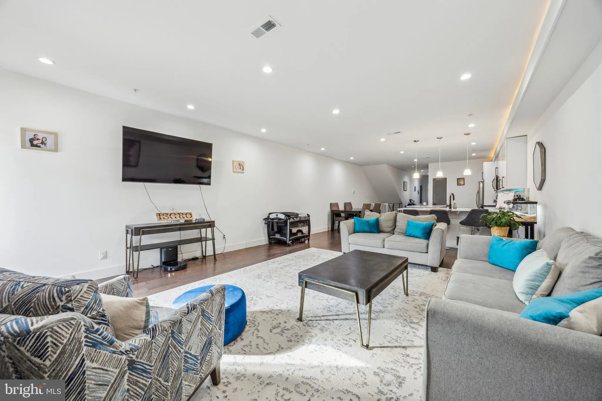 Philadelphia, Pennsylvania 19122, United States, 3 Bedrooms Bedrooms, ,3 BathroomsBathrooms,Residential,Active,13091