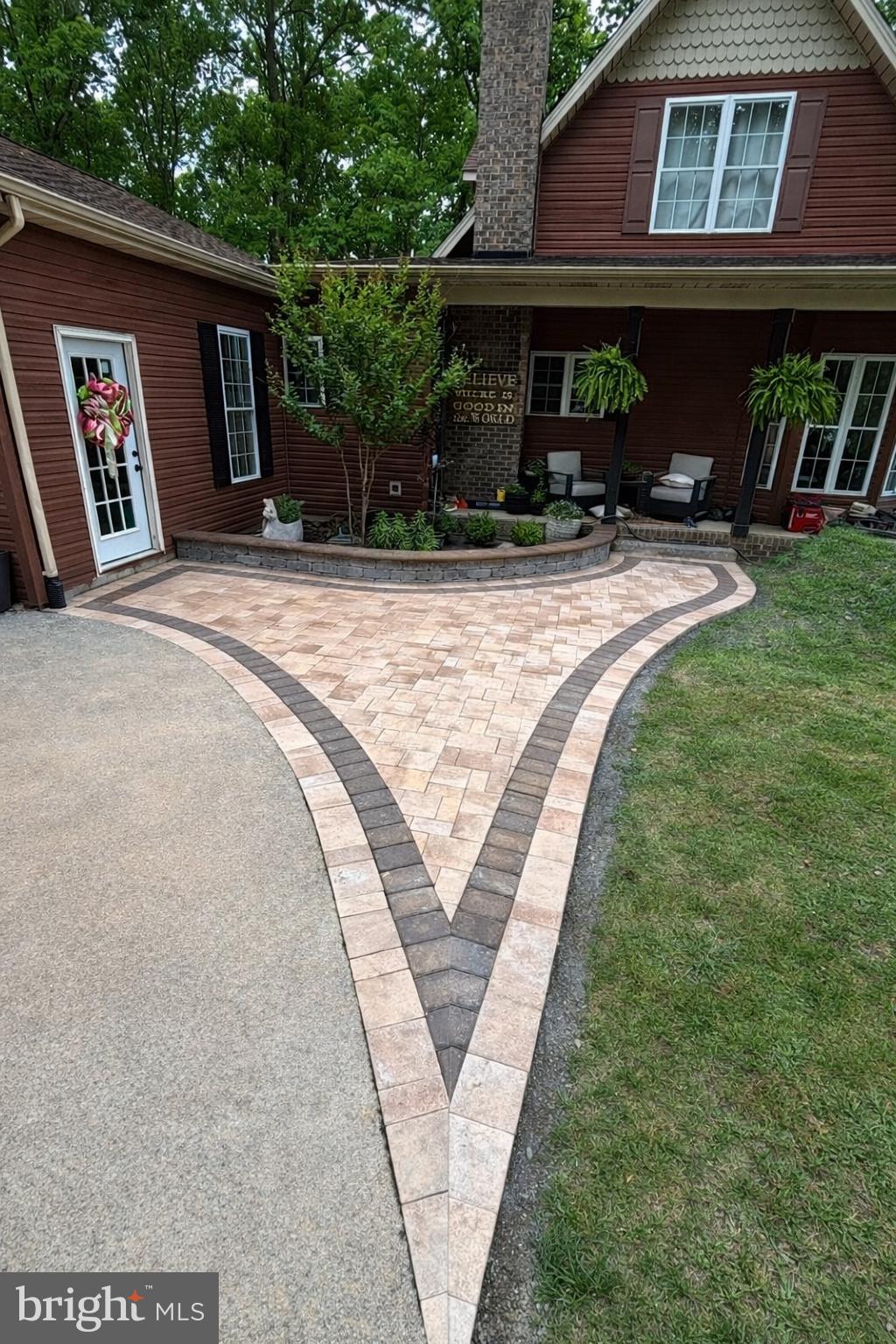 521 HIDDEN VALLEY LANE