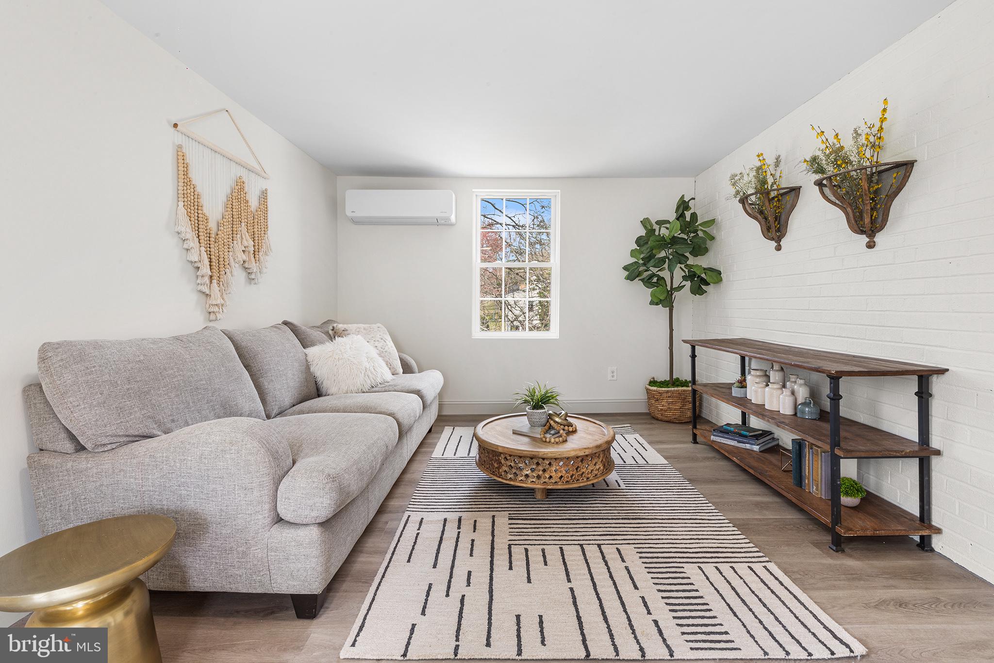 PADDOCK FARMS - Residential