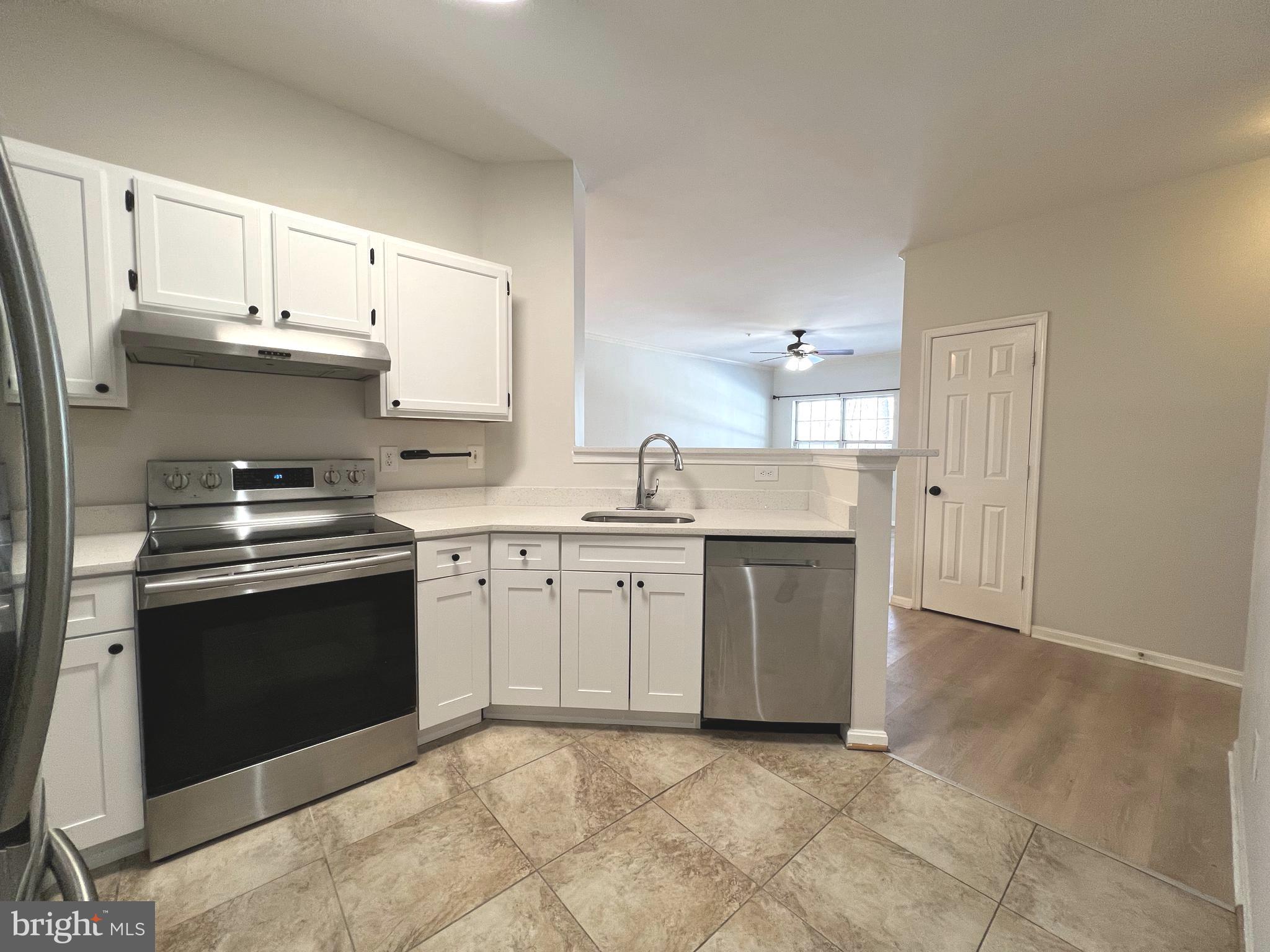 CEDAR GROVE AT CROFTON - Residential