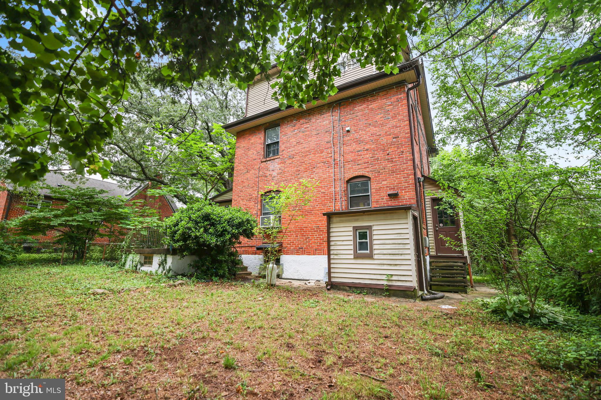 HYATTSVILLE - Residential