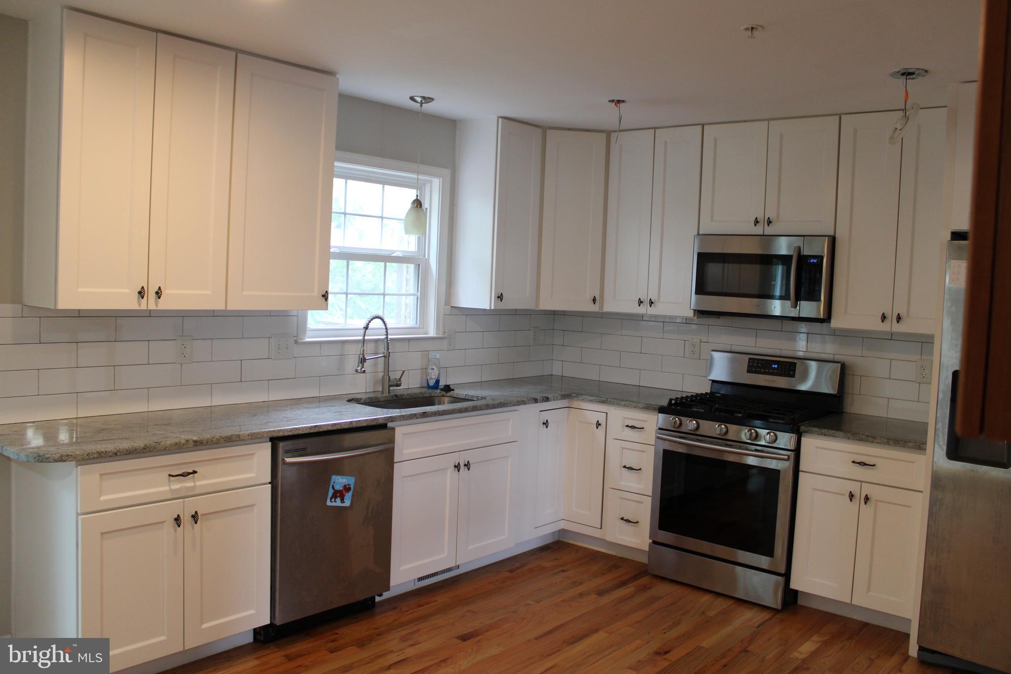 ROBINS GLENN - Residential Lease