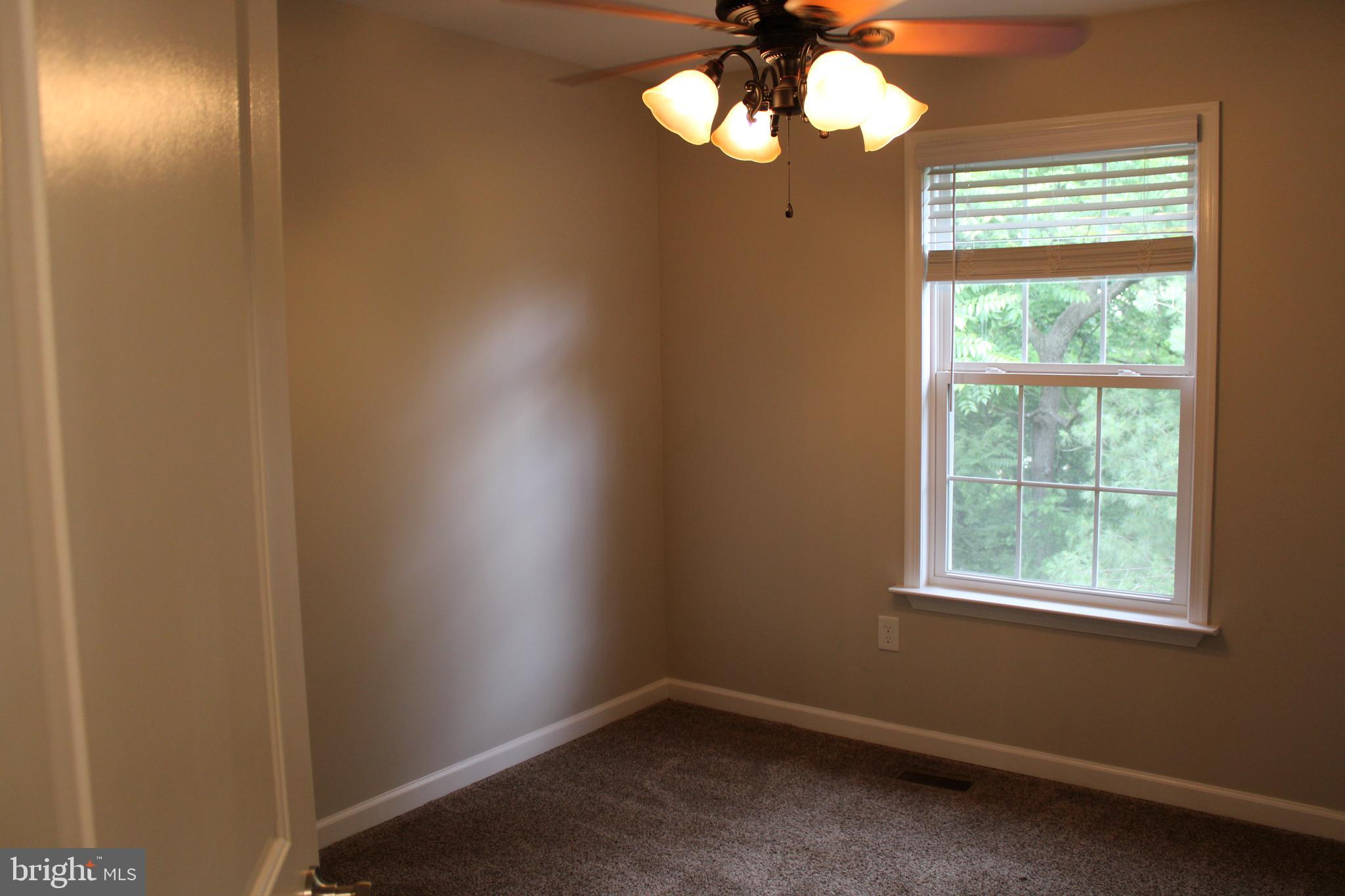 ROBINS GLENN - Residential Lease