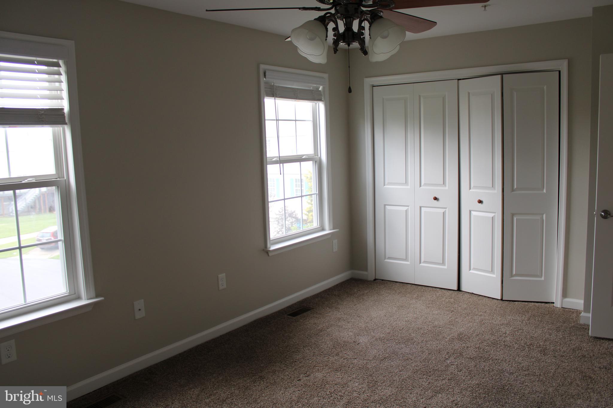 ROBINS GLENN - Residential Lease