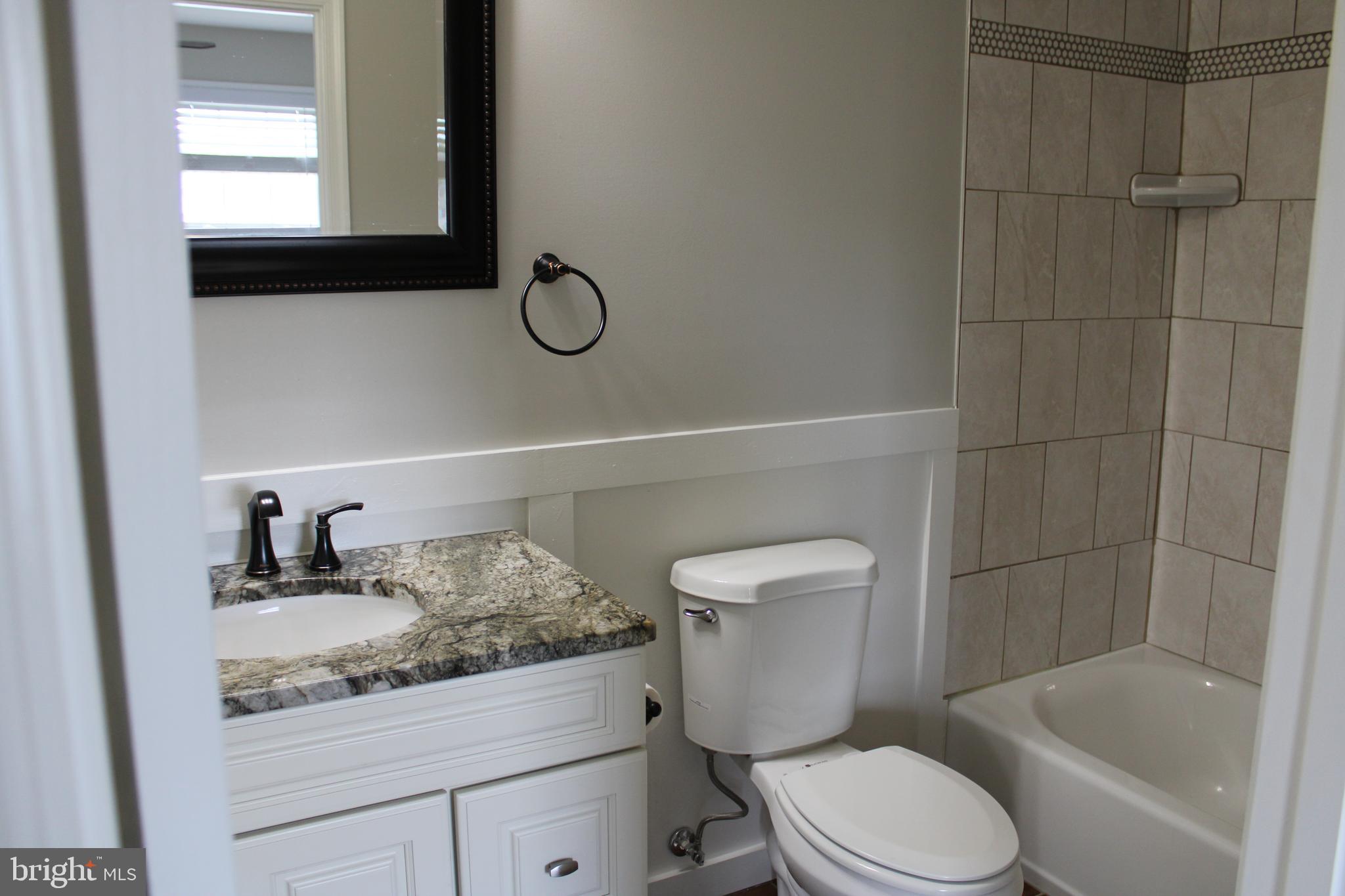 ROBINS GLENN - Residential Lease