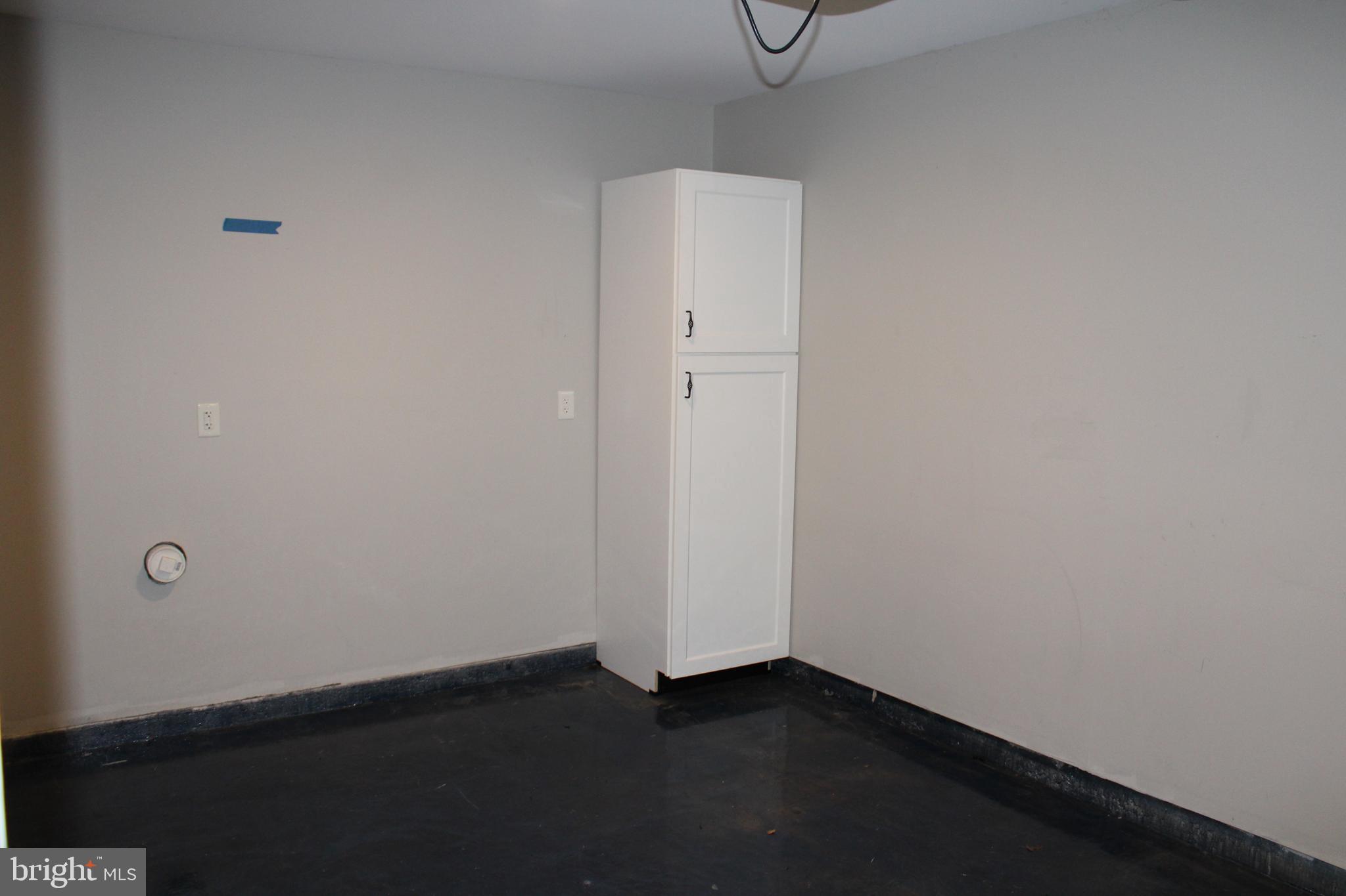 ROBINS GLENN - Residential Lease