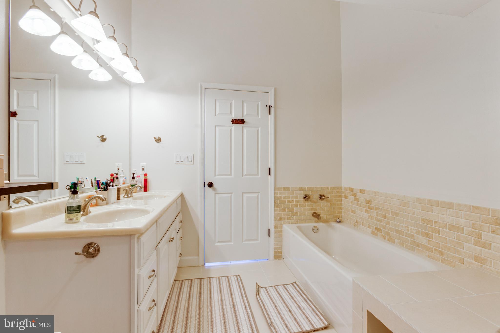 GLENCOURSE - Residential Lease