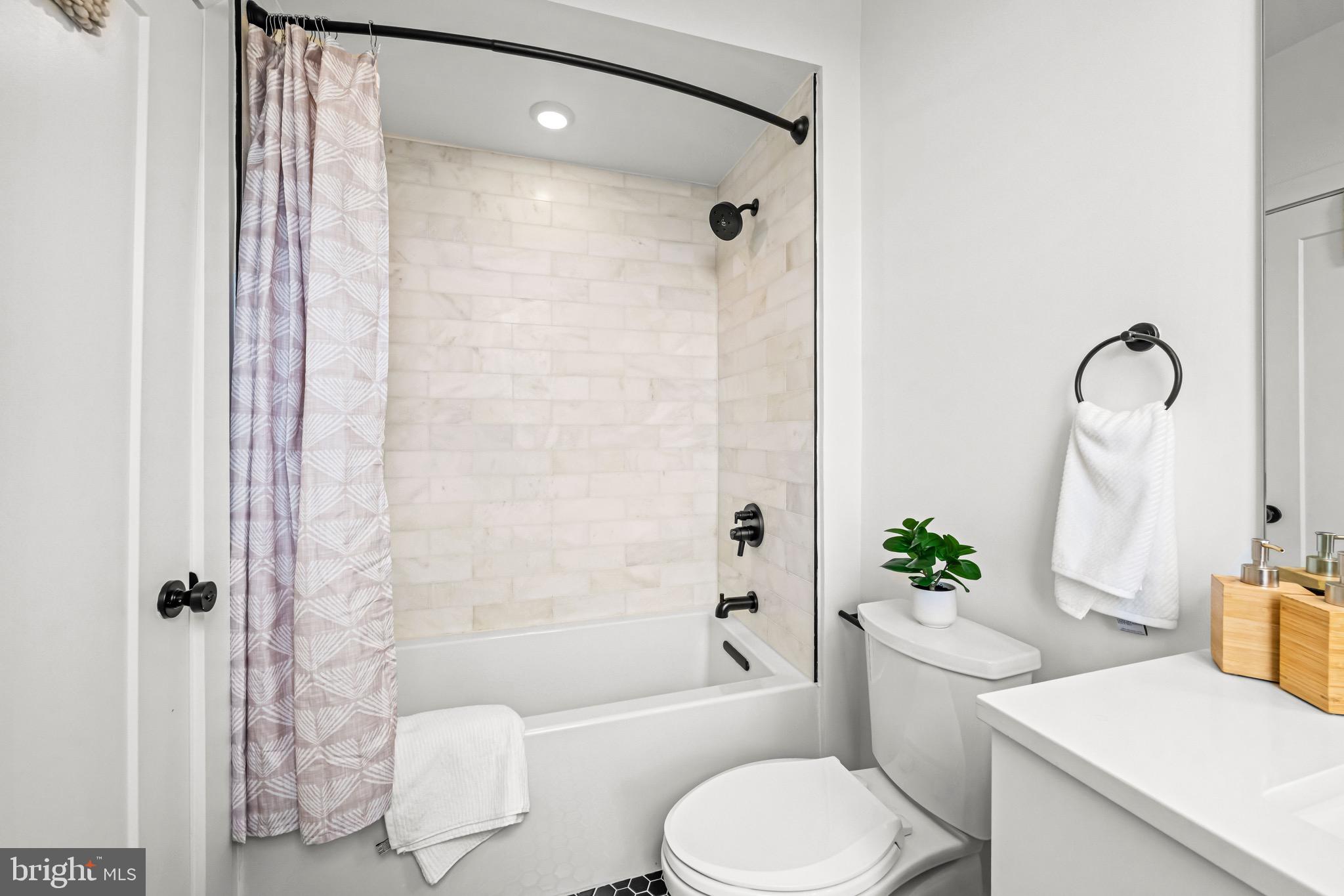 GRADUATE HOSPITAL - Residential