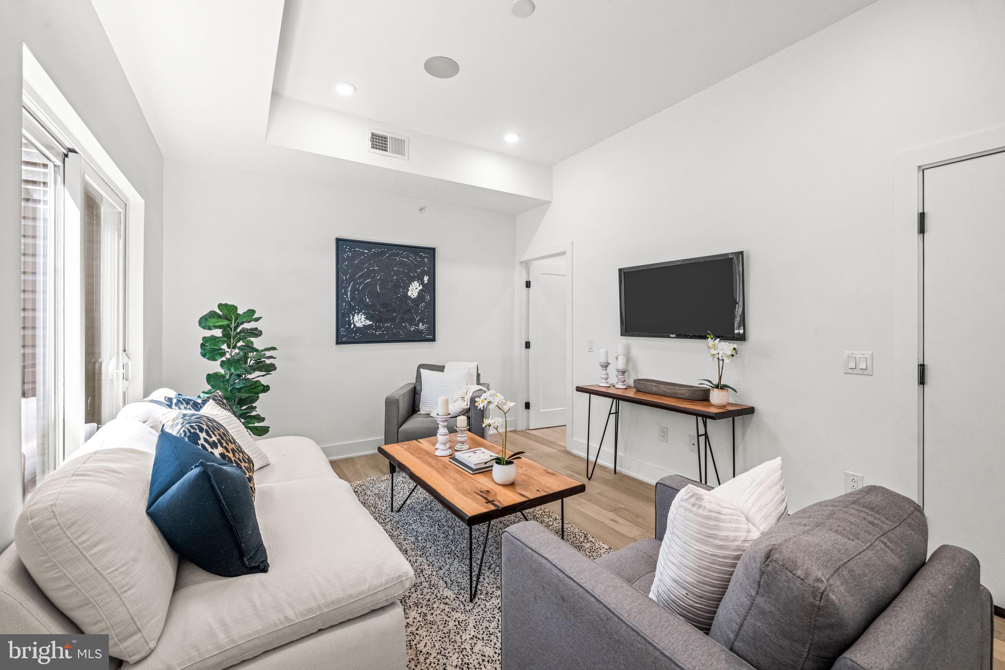 GRADUATE HOSPITAL - Residential