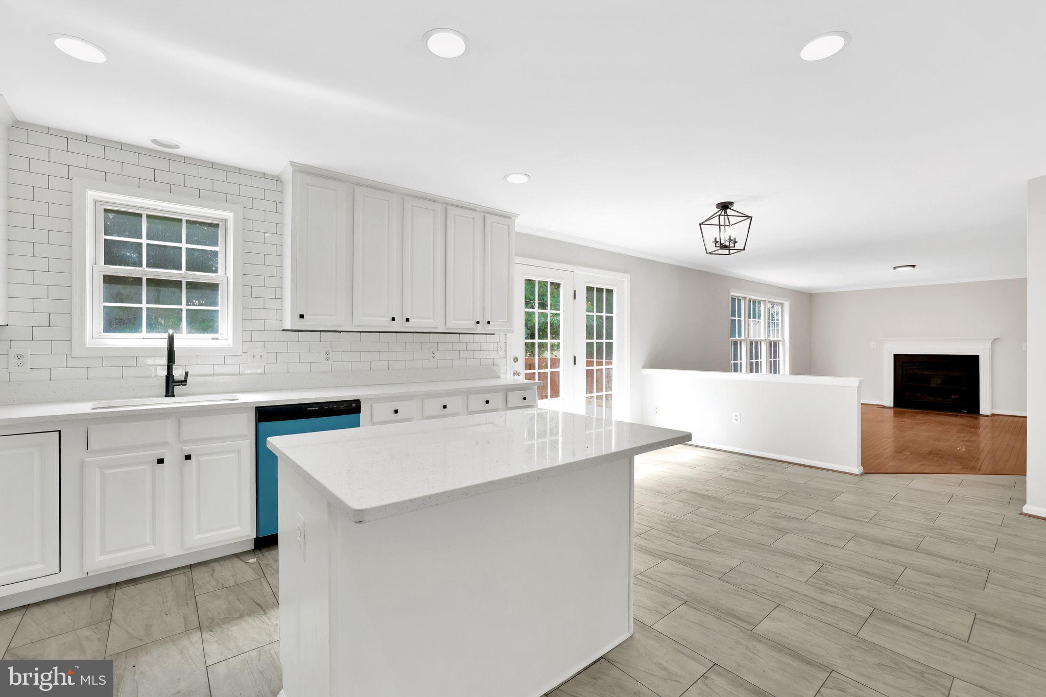 OAK GROVE APARTMENTS - Residential