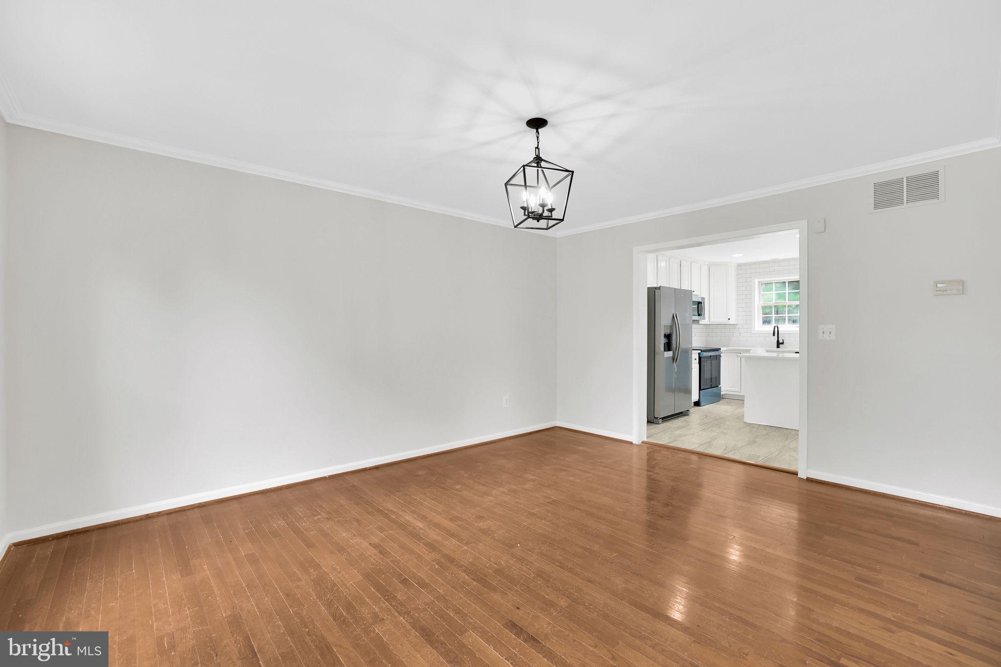 OAK GROVE APARTMENTS - Residential