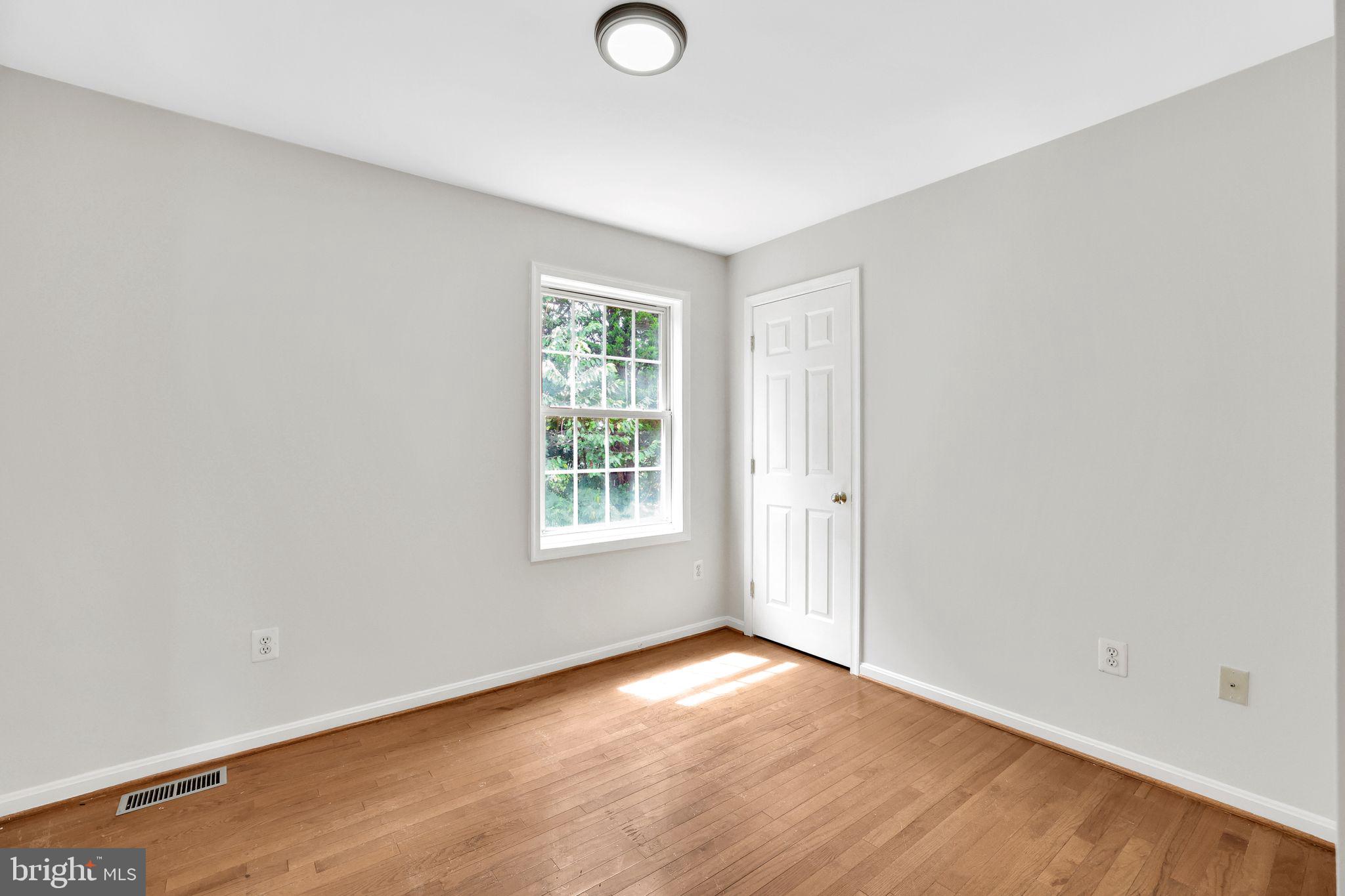 OAK GROVE APARTMENTS - Residential