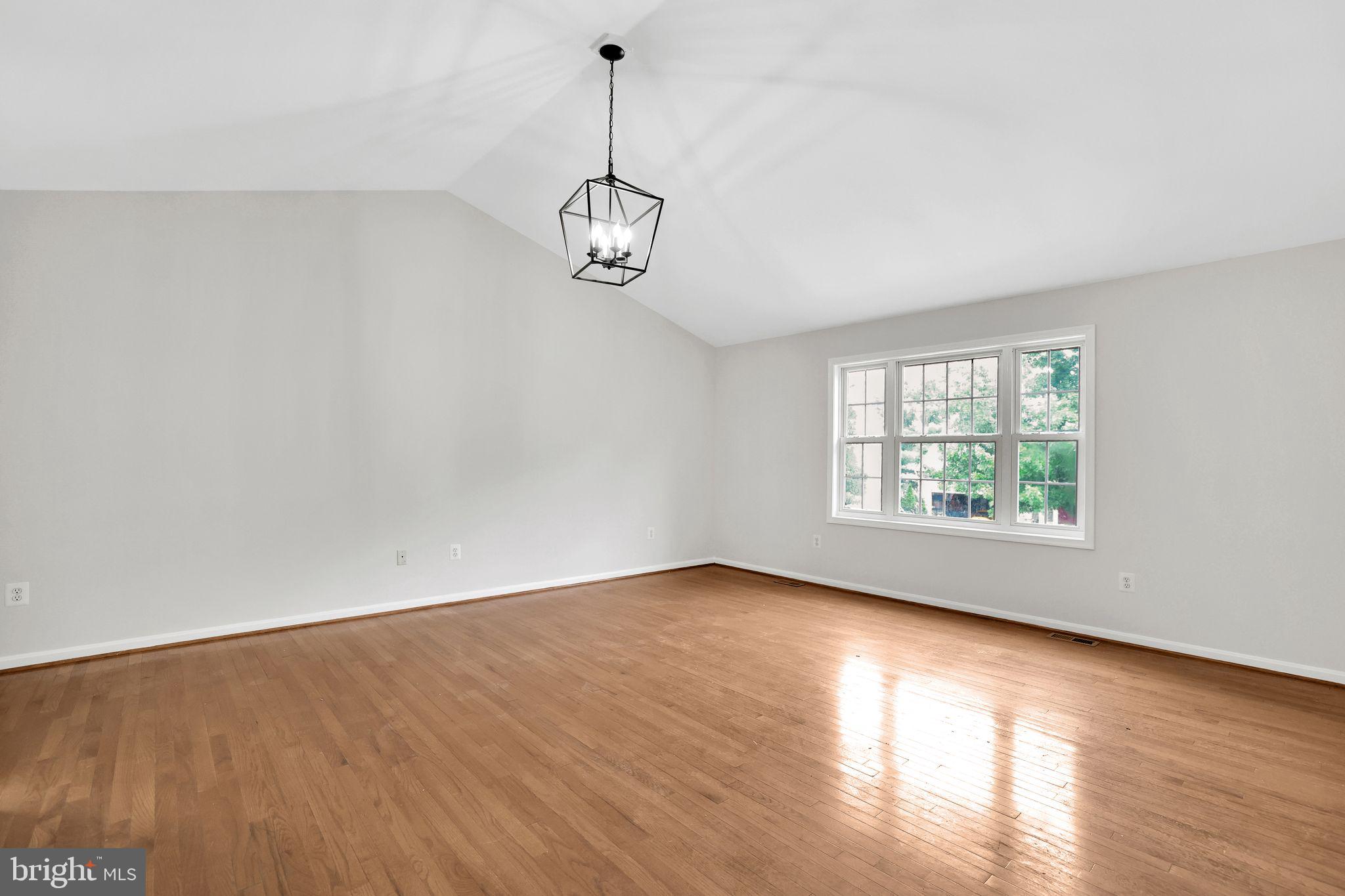 OAK GROVE APARTMENTS - Residential